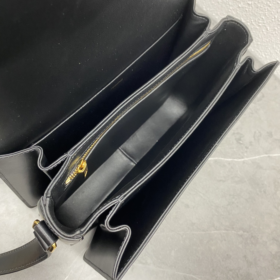 Triome Classic Leather Crossbody Bag - Image 5