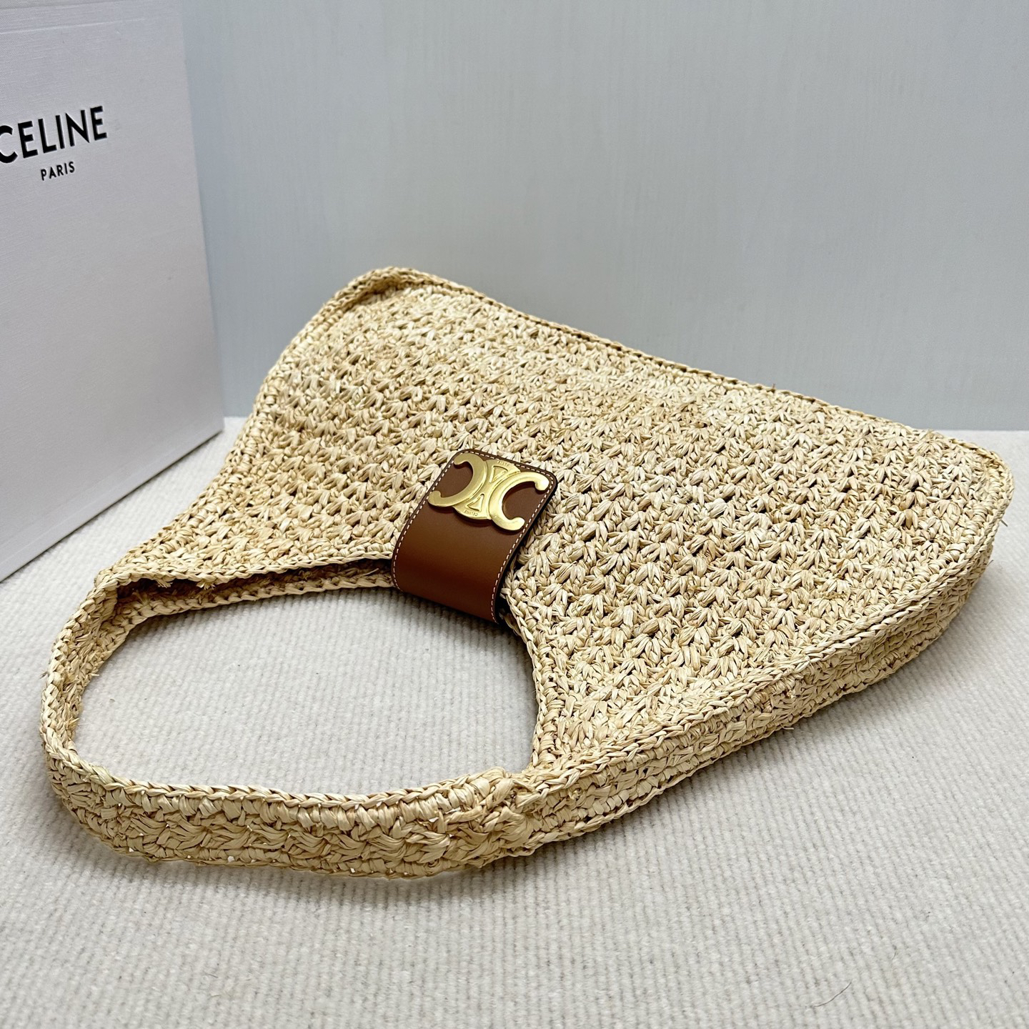 Cabas Triangle Woven Straw Shoulder Bag - Image 5