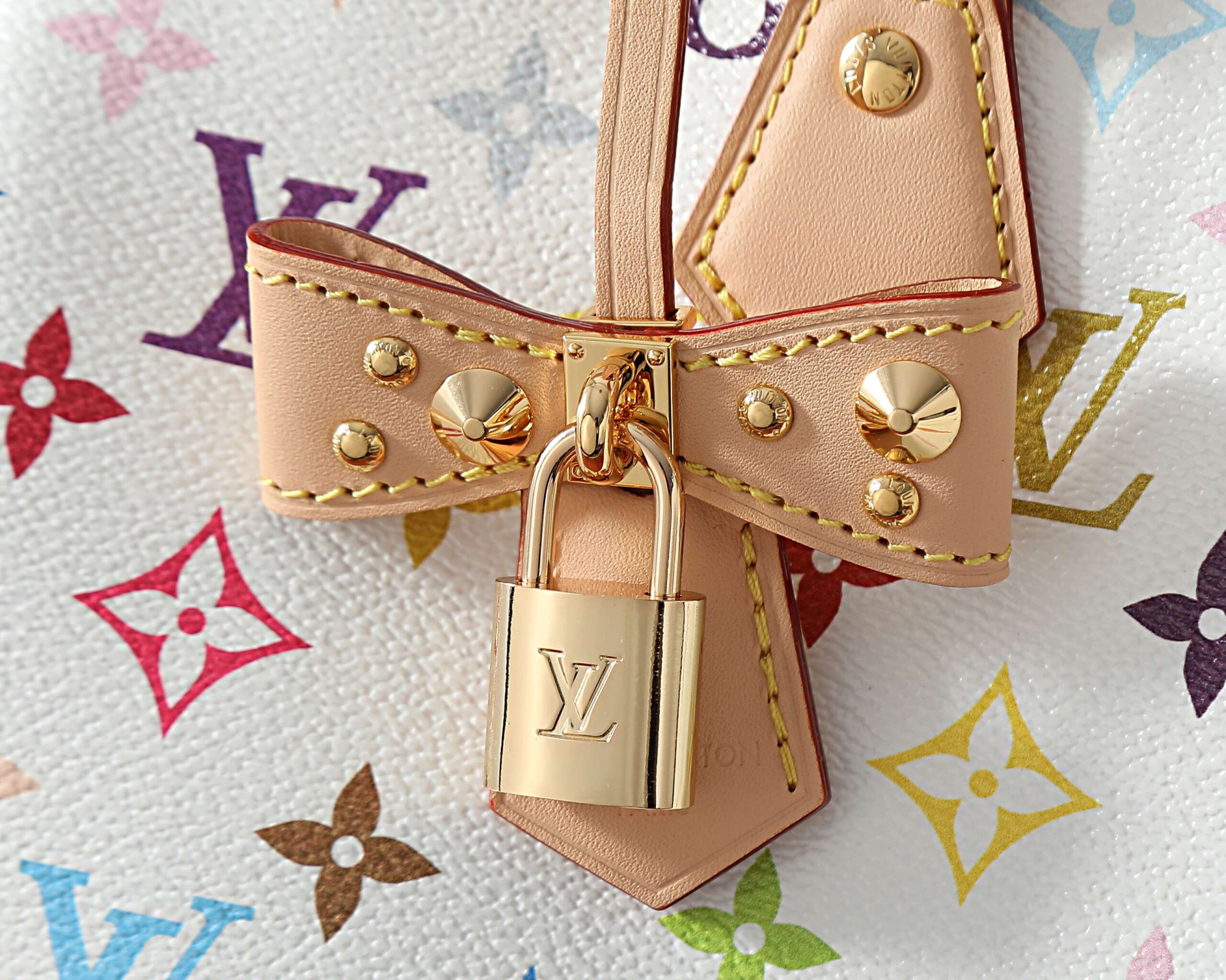 Louis Vuitton Speedy Soft 30 Handbag - Monogram Canvas - Image 5