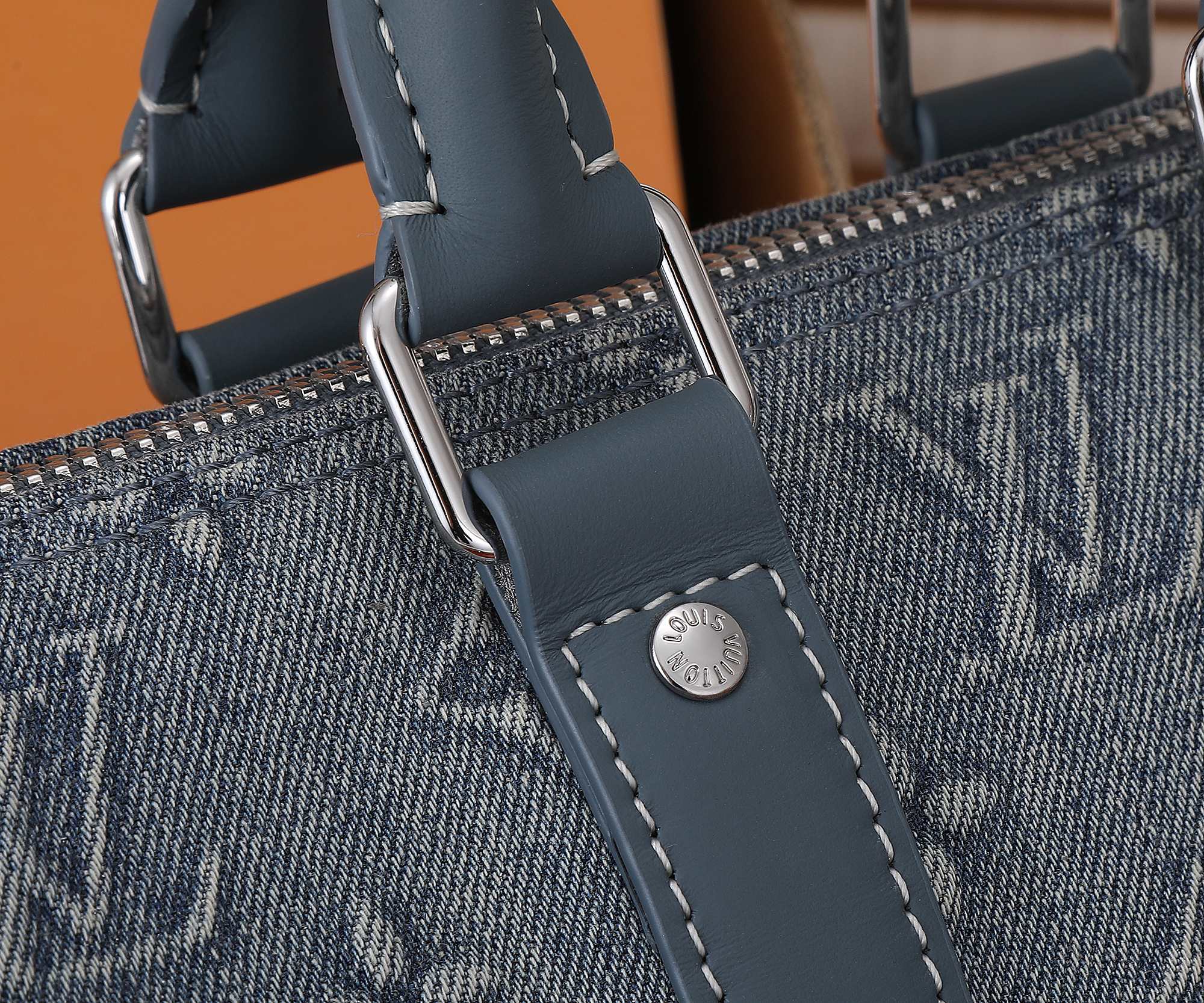 Louis Vuitton Keepall Bandoulière 25 Monogram Washed Denim Travel Bag - Image 5