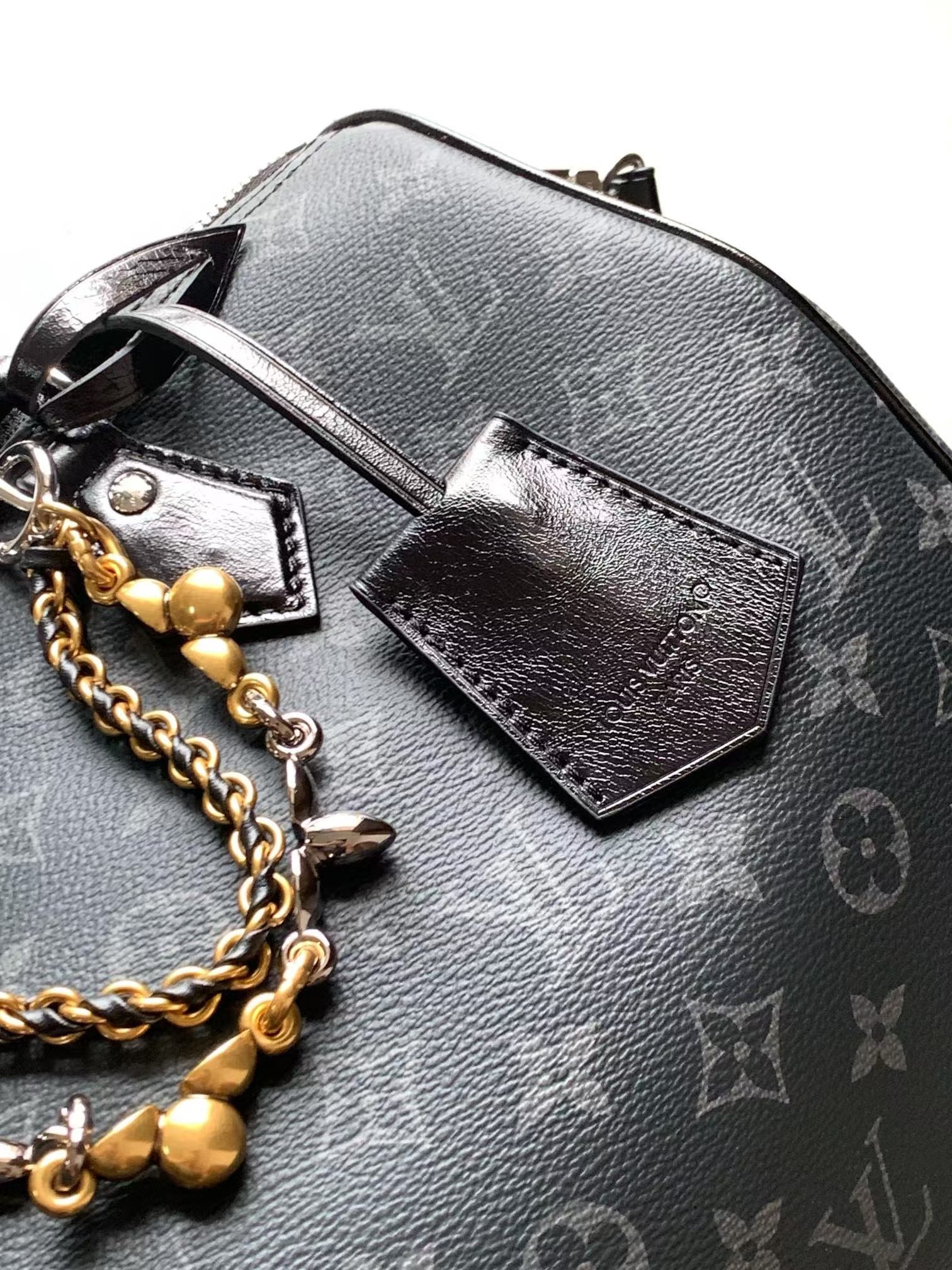 Louis Vuitton Speedy Soft 30 Handbag in Monogram Eclipse Canvas - Image 5