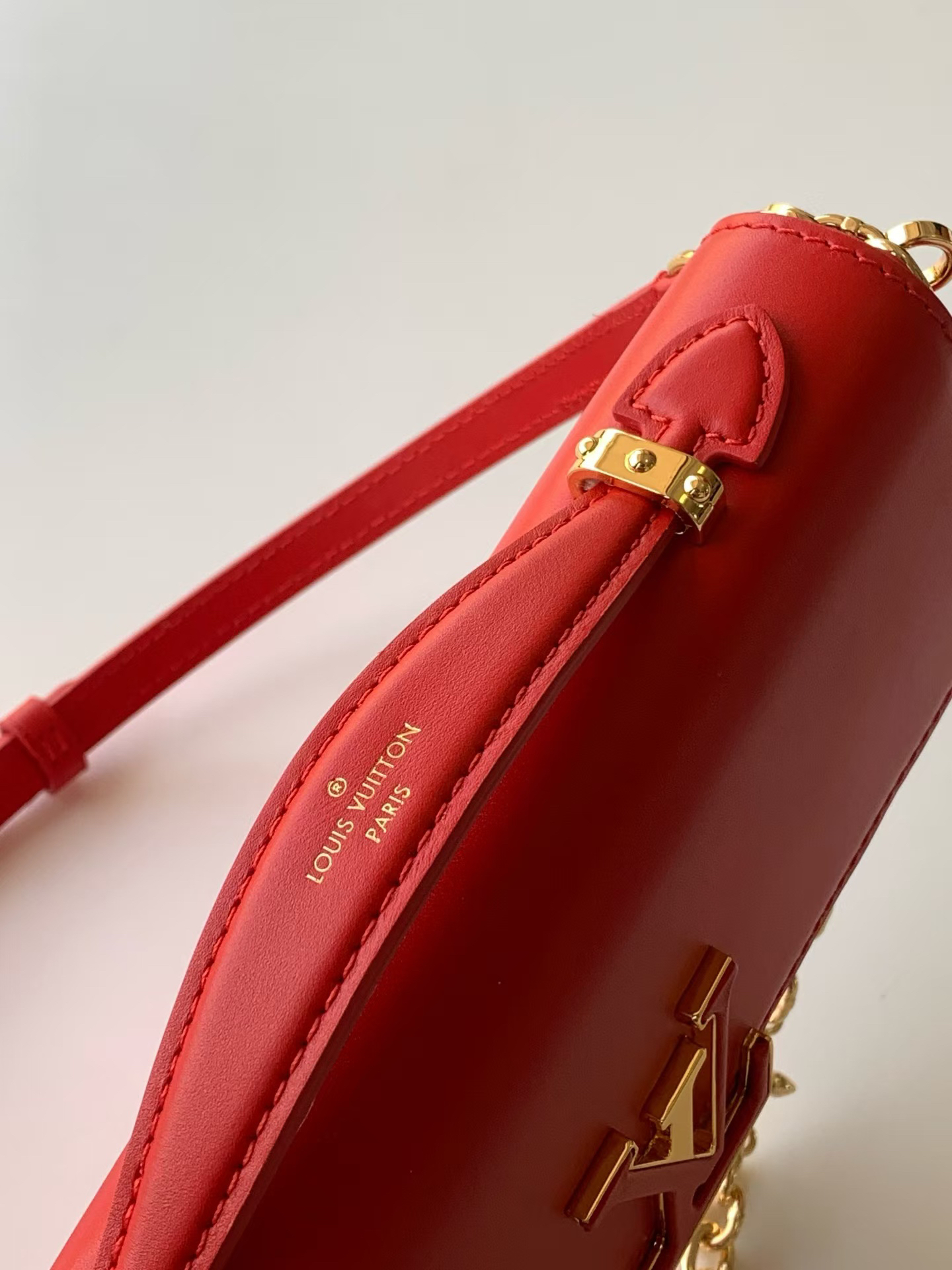 Louis Vuitton Wallet On Chain Capucines - Image 5