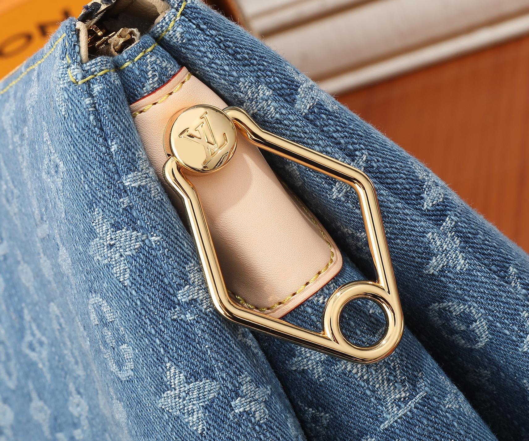 Louis Vuitton Coussin Small Denim Shoulder Bag - Image 5