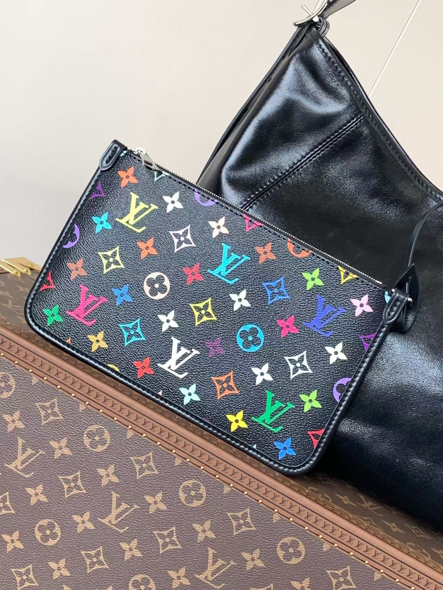 Louis Vuitton CarryAll Vibe Monogram Tote Bag - Image 5