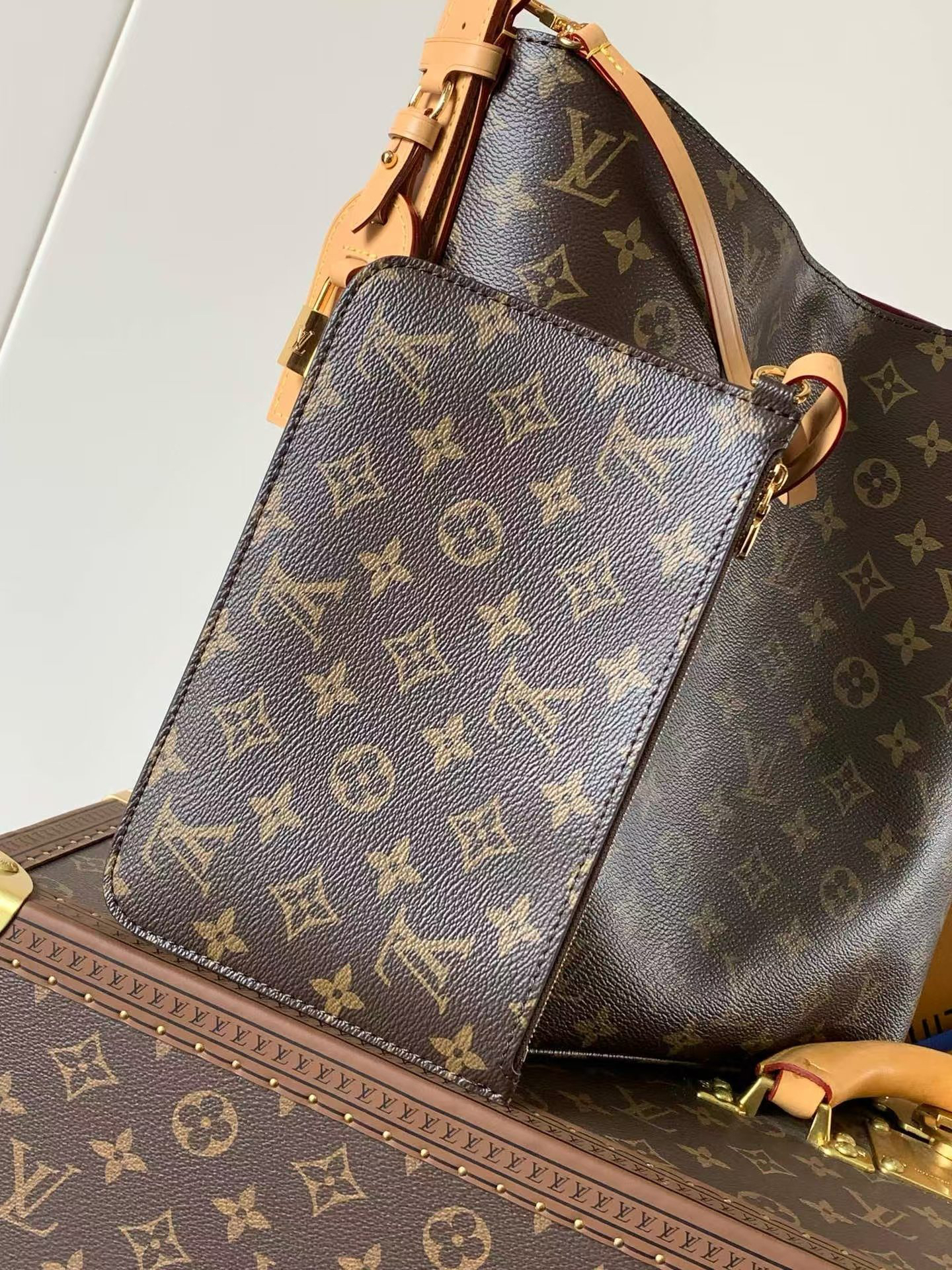 Louis Vuitton All In Large Handbag M12926 - Image 5