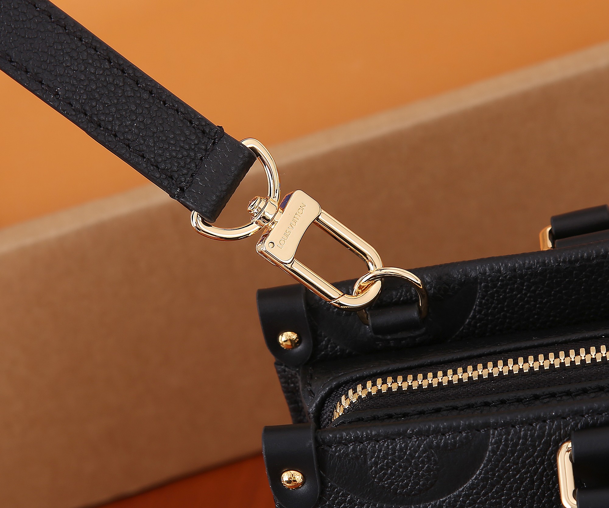 Louis Vuitton OnTheGo East West Tote Bag in Monogram Empreinte Leather - Image 5