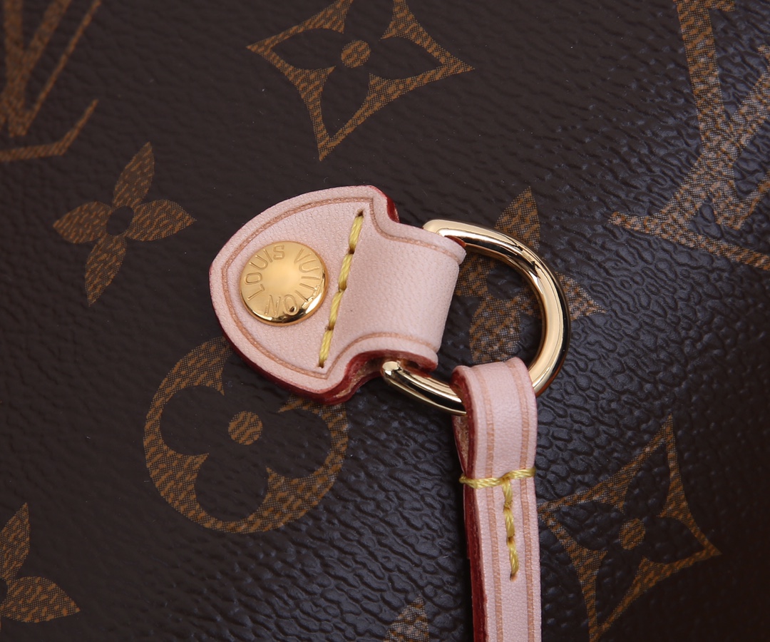 Louis Vuitton Neverfull Classic Handbag - Image 5