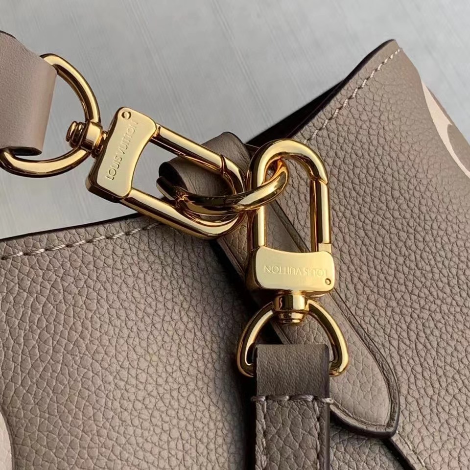 Louis Vuitton NeoNoe Medium Bucket Bag - Image 5