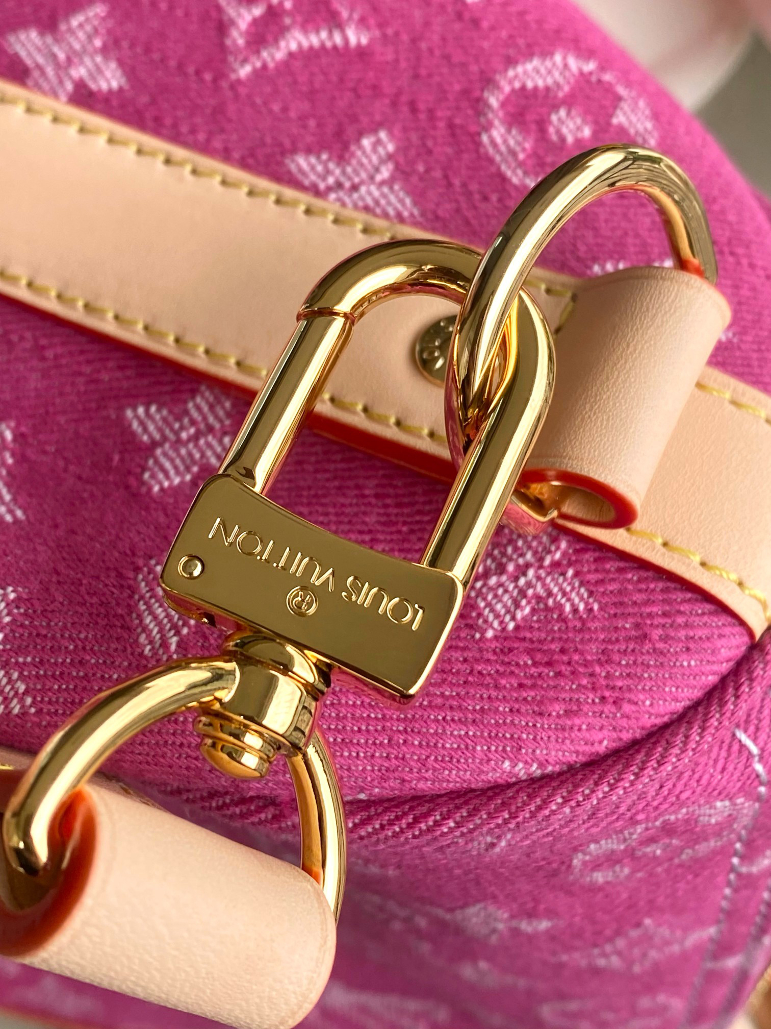 Louis Vuitton Keepall Bandouliere 45 Monogram Denim Travel Bag - Image 5