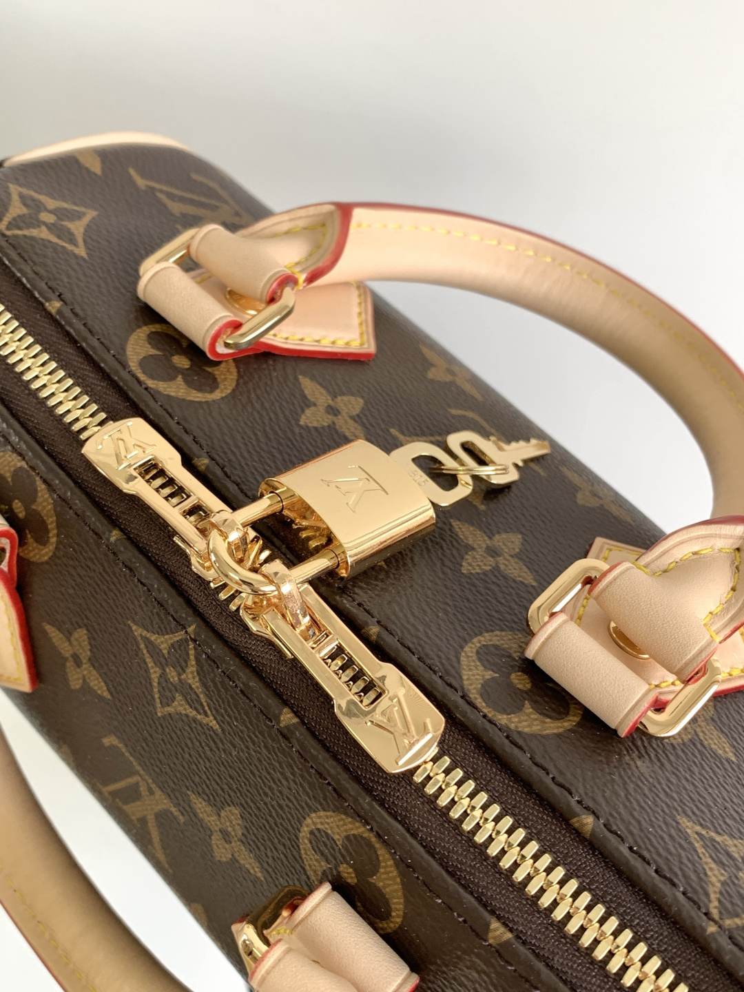 Louis Vuitton Speedy Bandouliere 30 Monogram Canvas Bag - Image 5