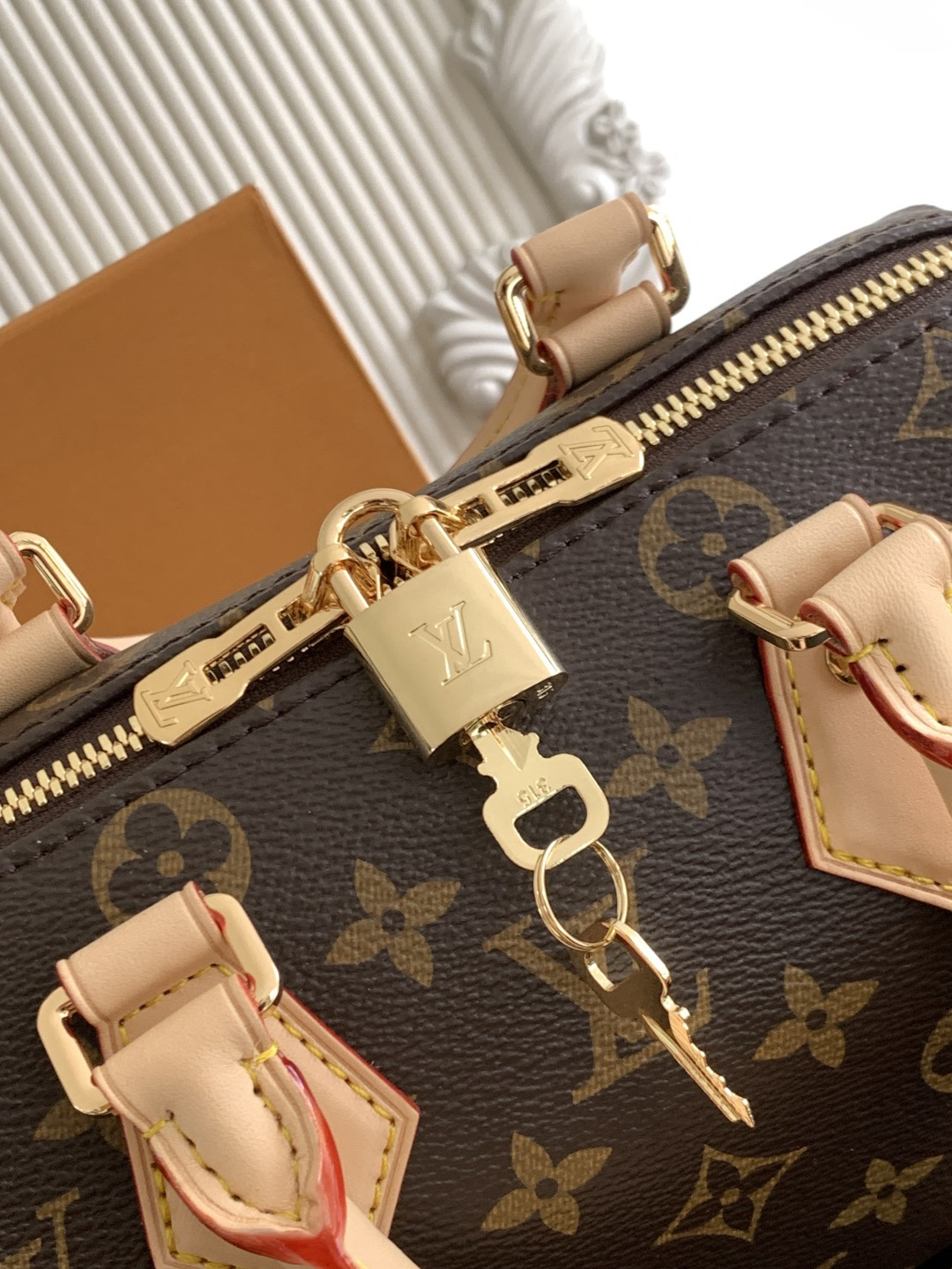 Louis Vuitton Speedy Bandouliere 30 Monogram Crossbody Bag - Image 5