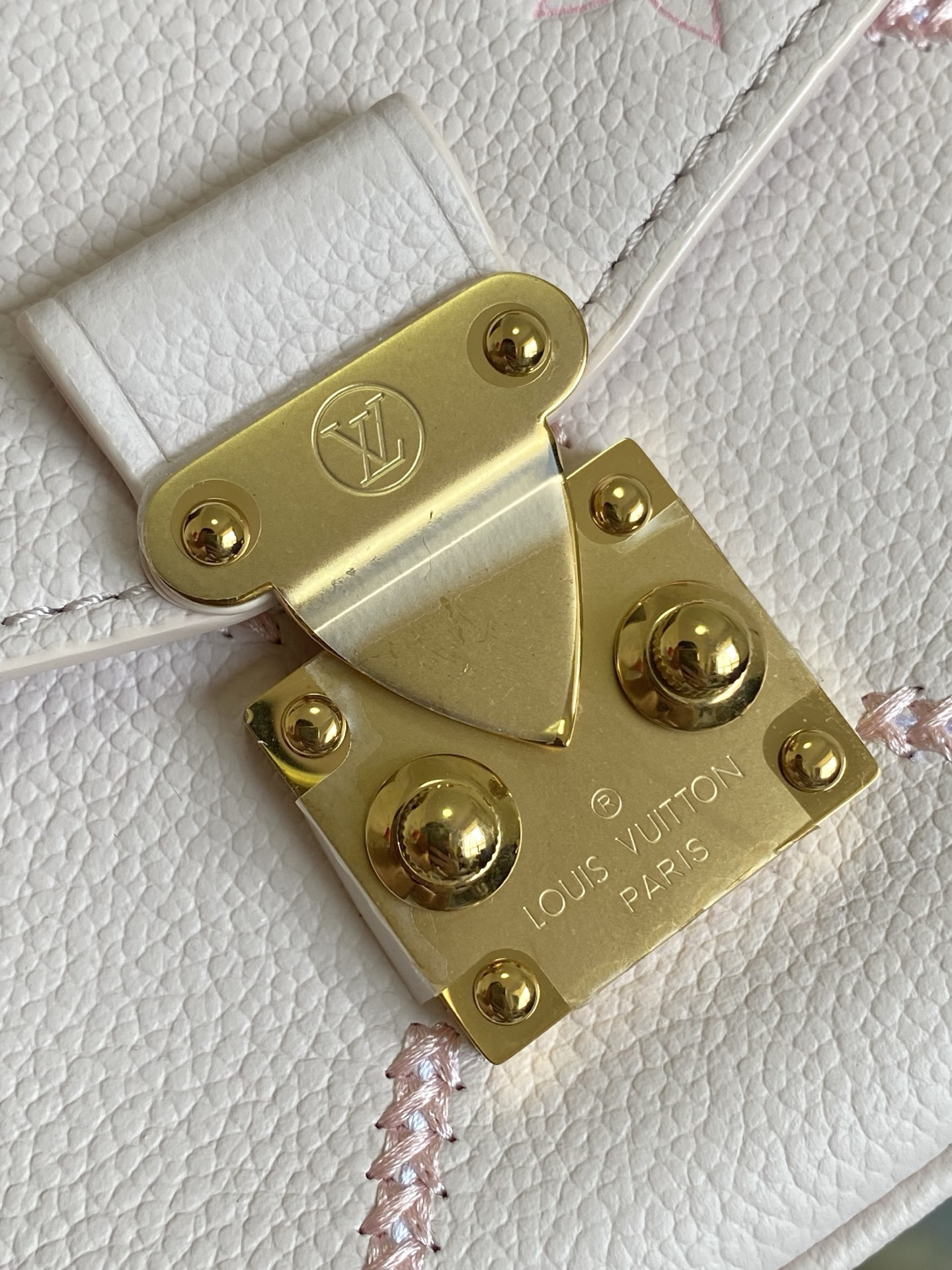 Pochette Metis Monogram Empreinte Crossbody Bag - Image 5