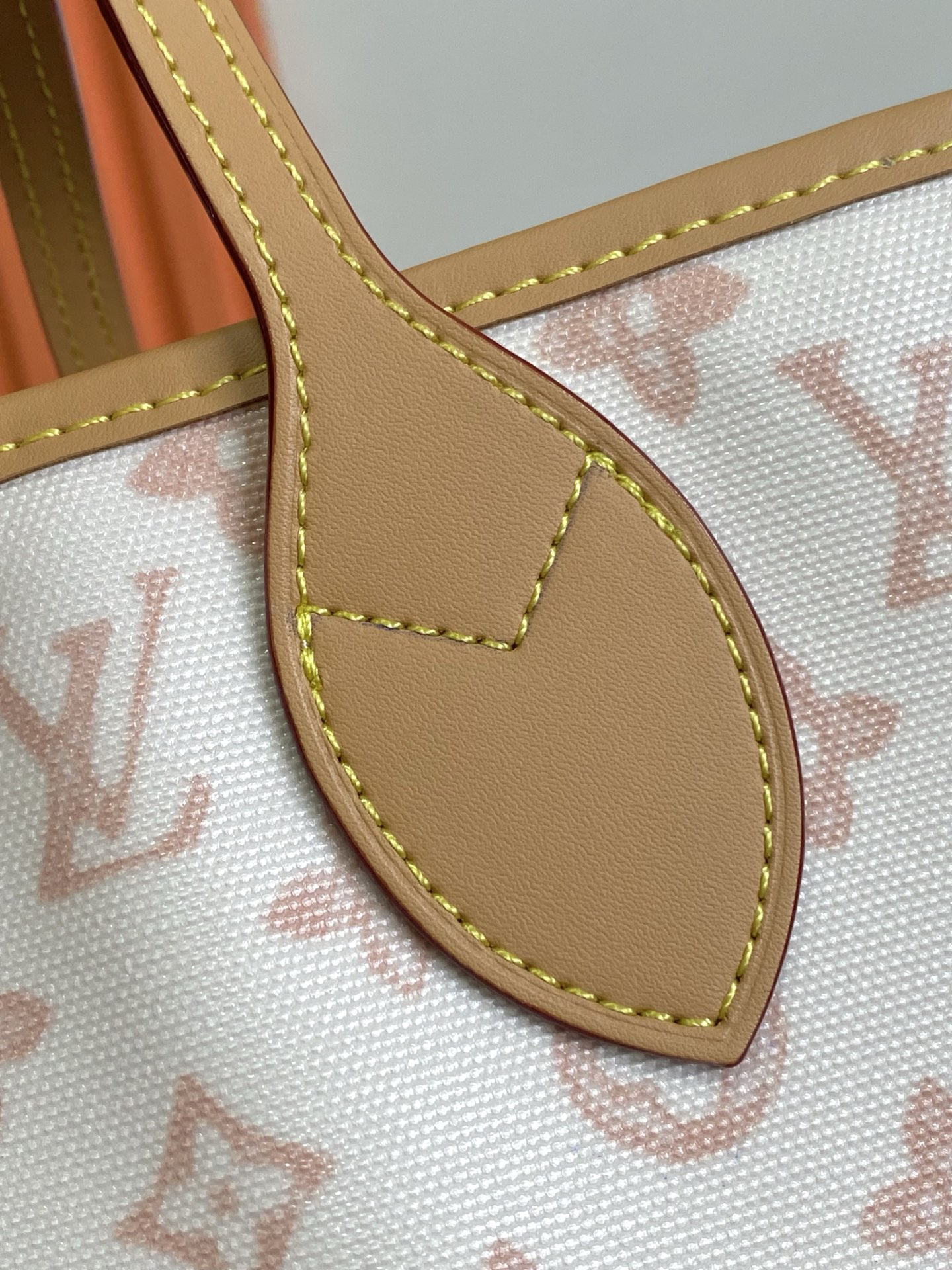 Louis Vuitton Neverfull Medium Monogram Canvas Tote Bag - Image 5