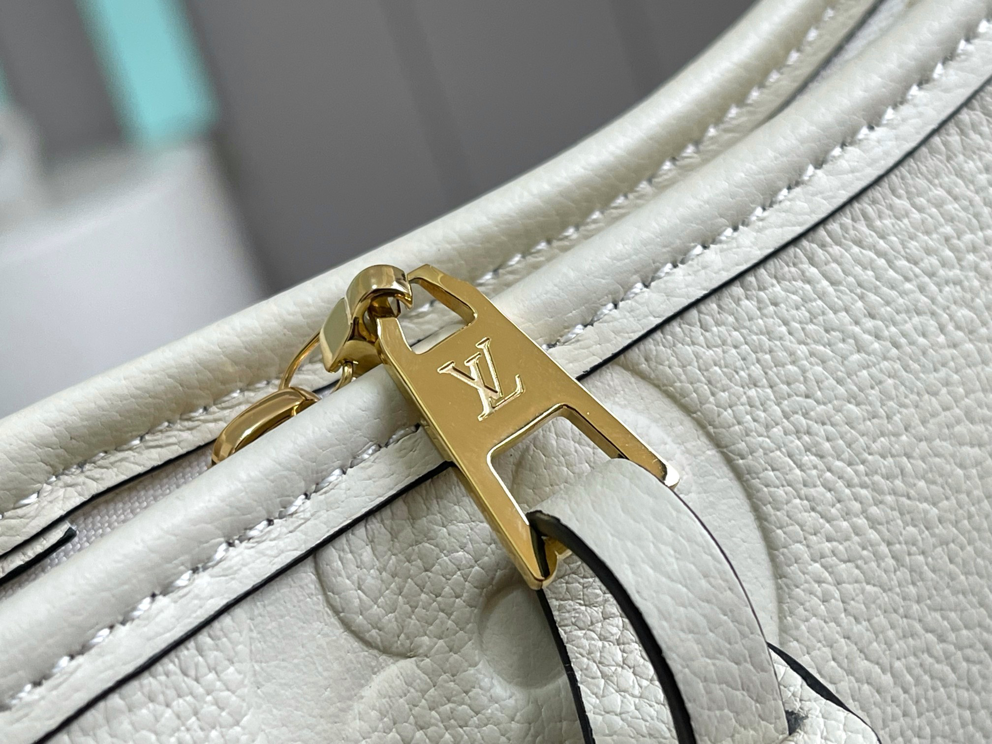 Louis Vuitton CarryAll Small Shoulder Bag in Monogram Empreinte Leather - Image 5