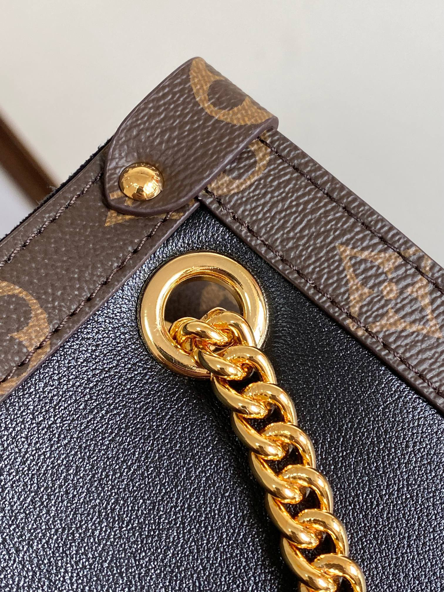 Louis Vuitton Nova Medium Shoulder Bag - Image 5