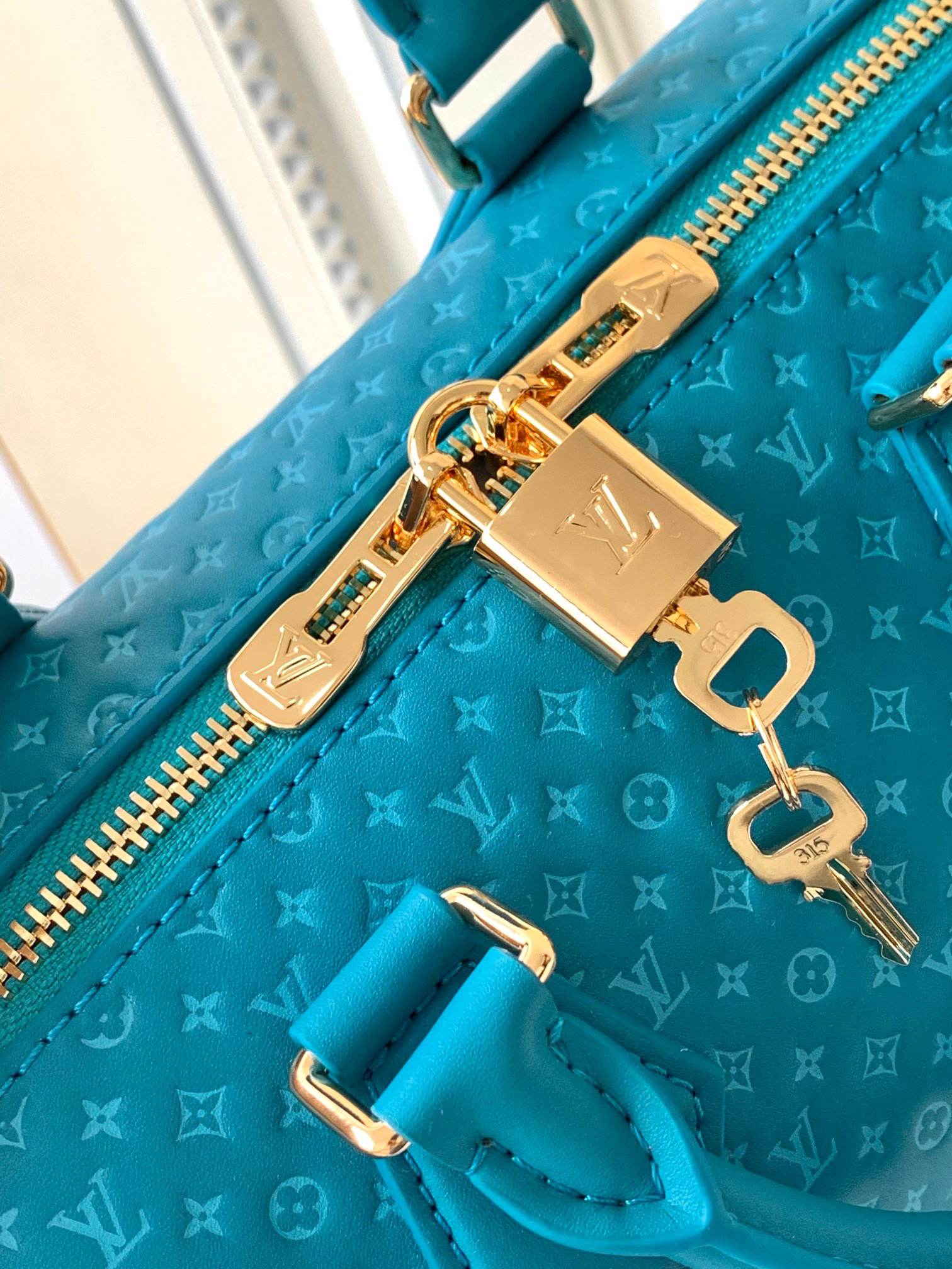 Louis Vuitton Speedy Bandoulière 20 Embossed Leather Crossbody Bag - Image 5