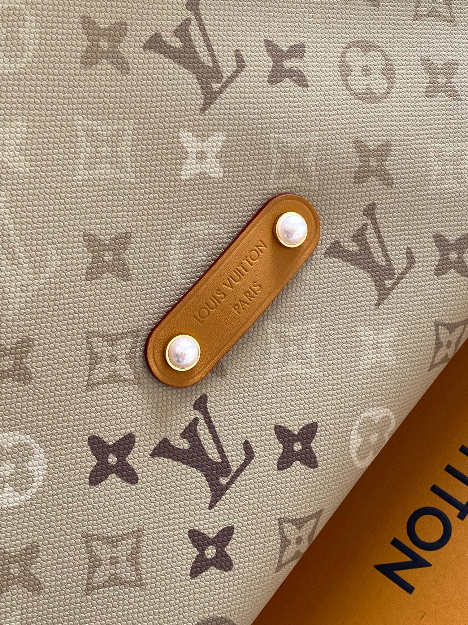 Louis Vuitton Metis Monogram Canvas Handbag - Image 5