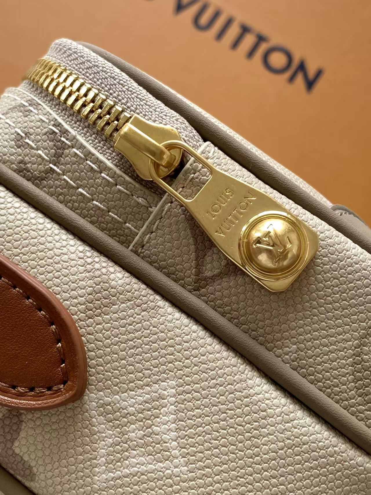 Louis Vuitton Monogram Heritage Crossbody Bag - Image 5