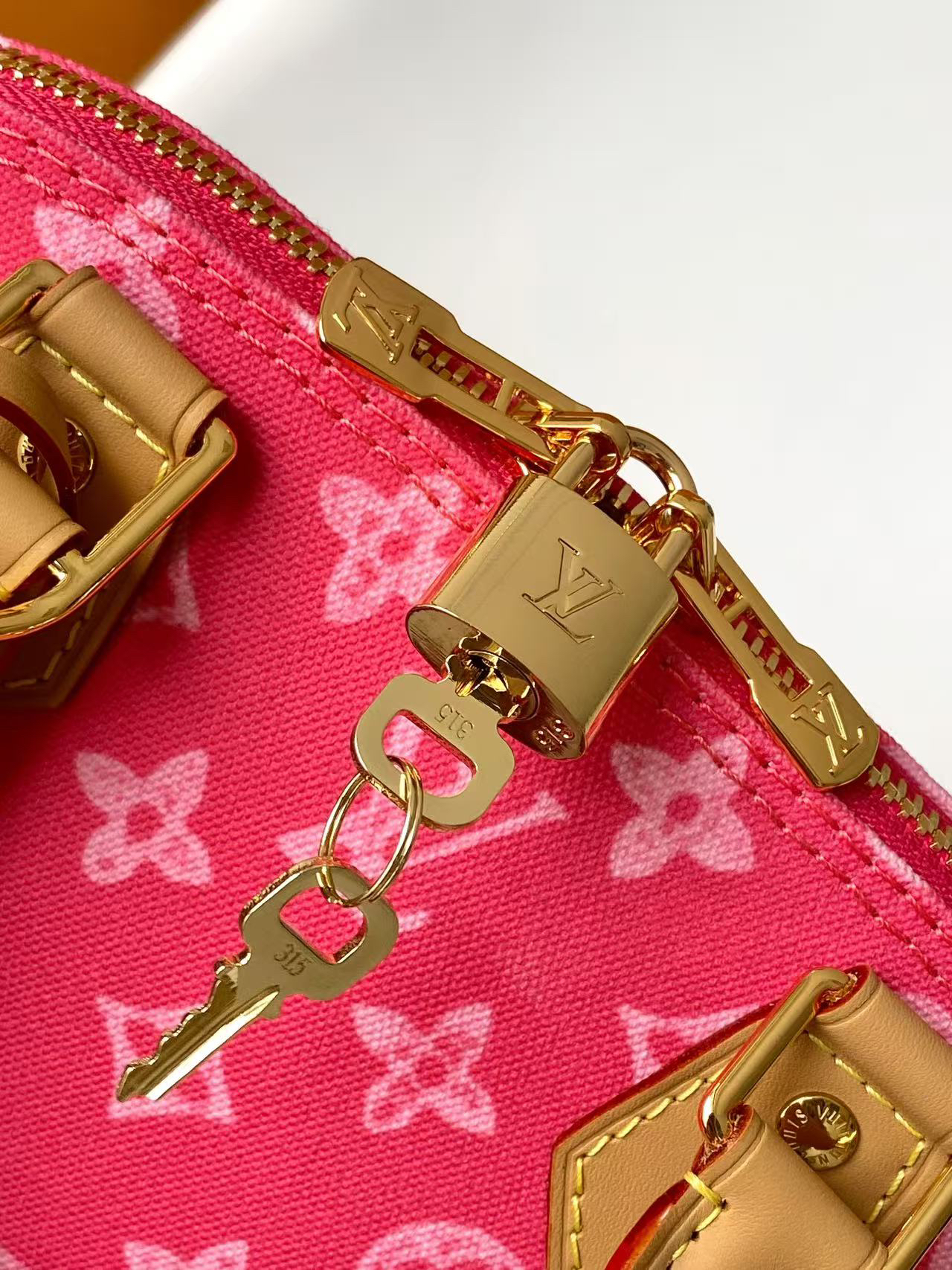 Louis Vuitton Alma BB Handbag in Monogram Canvas - Image 5