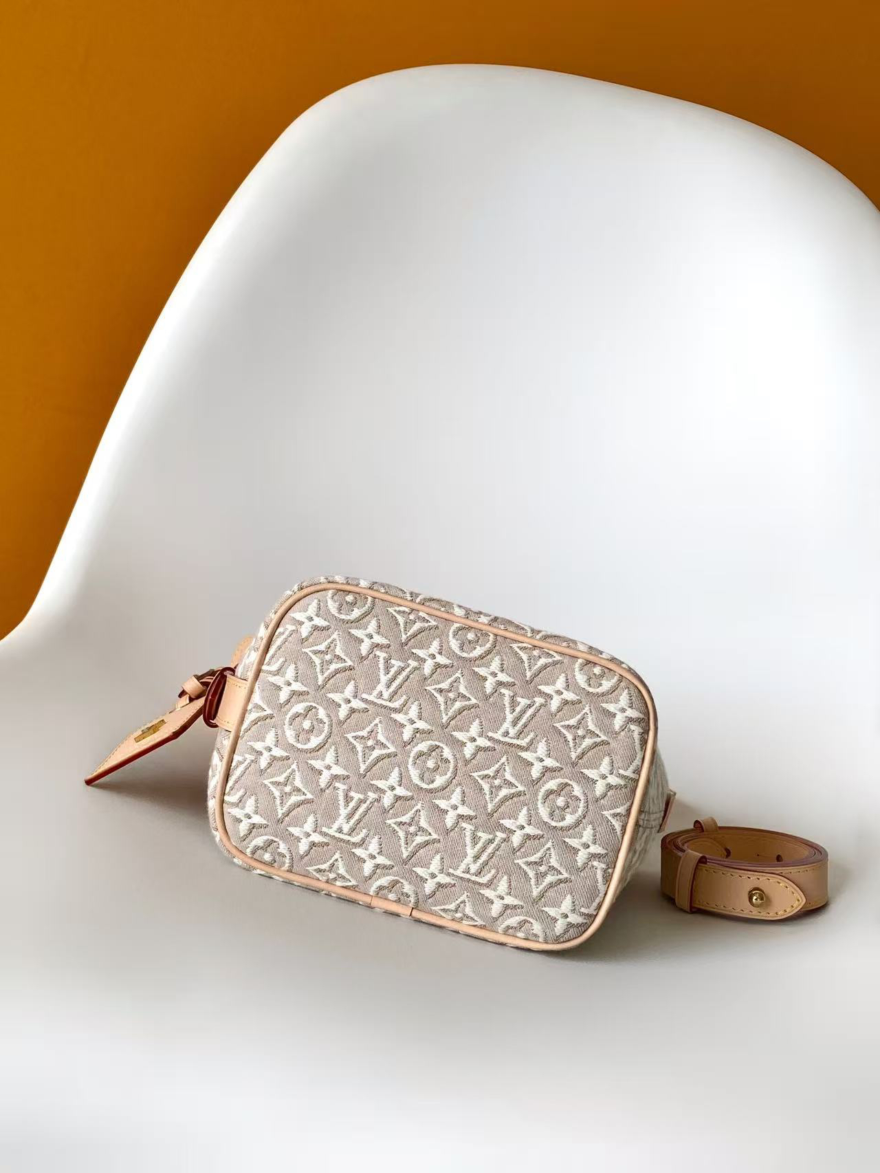 Louis Vuitton All In BB Handbag - Image 5