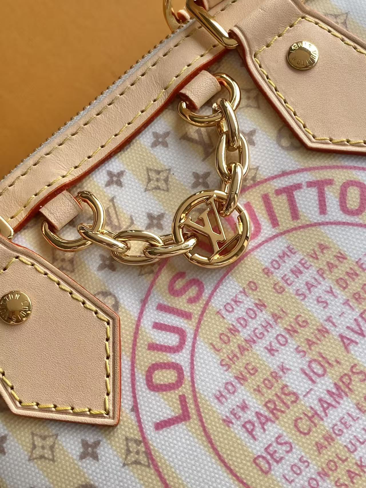 Louis Vuitton Alma BB Handbag in Beige Monogram Canvas - Image 5