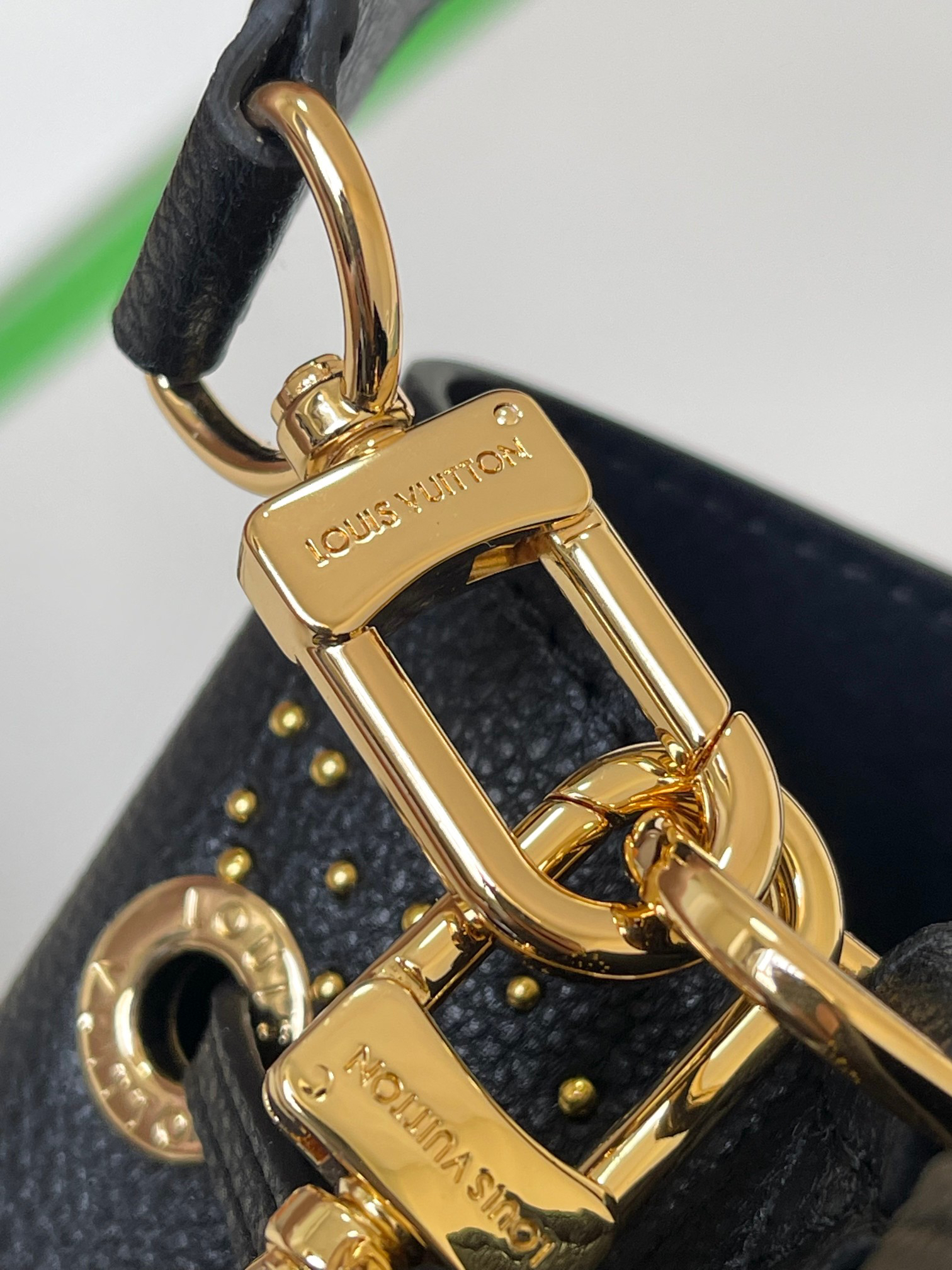 Louis Vuitton NeoNoe BB Bucket Bag M46734 in Black - Image 5