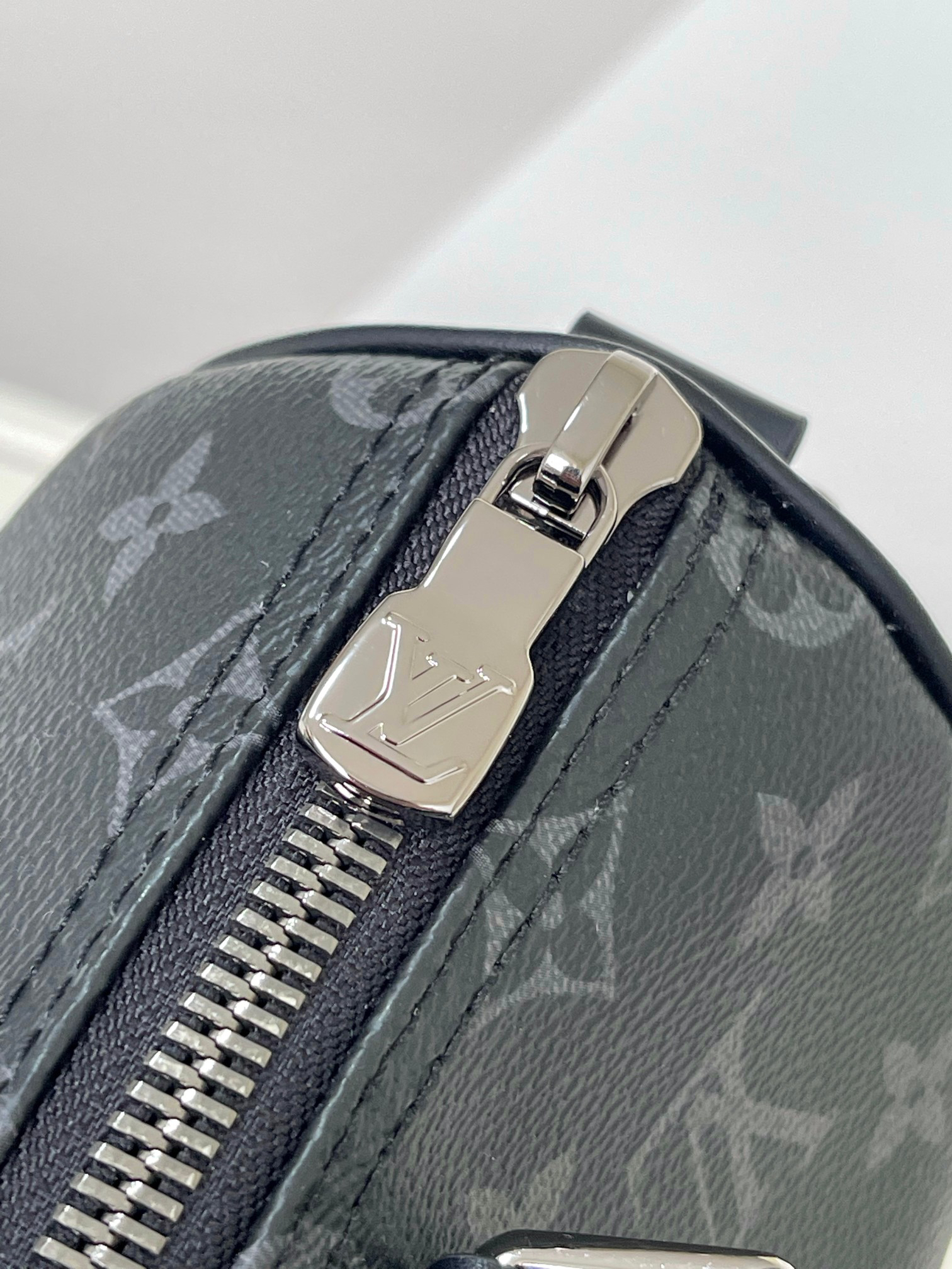 Louis Vuitton Keepall 25 Travel Bag in Monogram Eclipse Reverse Canvas - Image 5