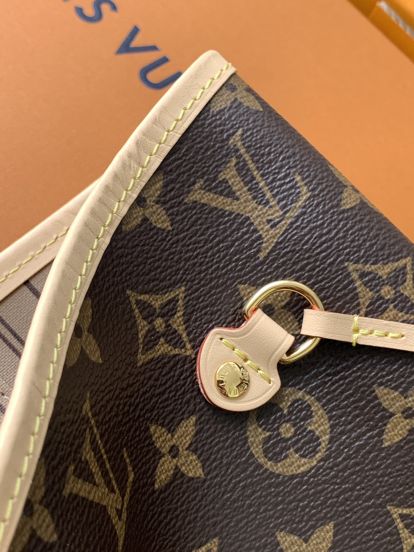 Louis Vuitton Neverfull Medium Tote Bag - Image 5