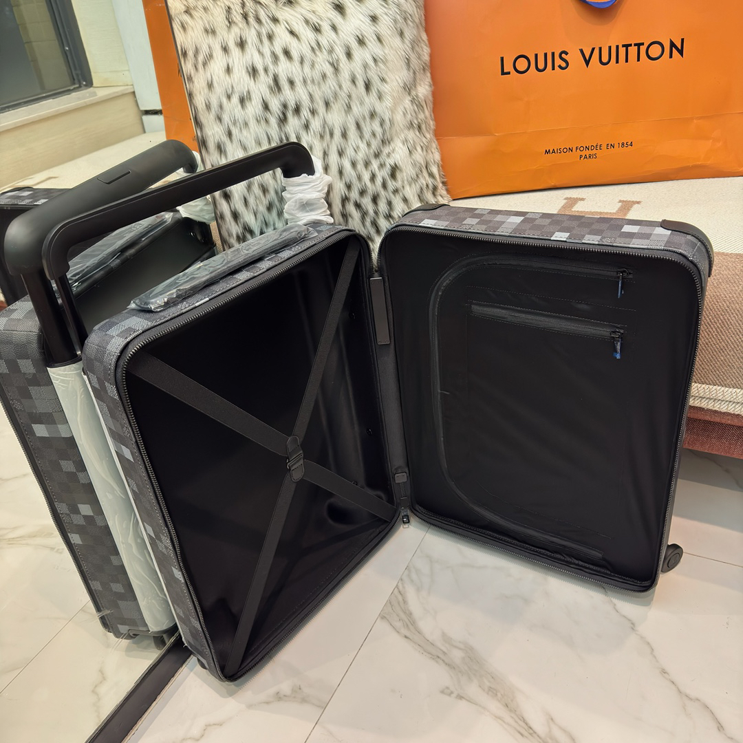 Louis Vuitton Horizon 55 Monogram Edlie Leather-Trimmed Carry-On Suitcase - Image 5