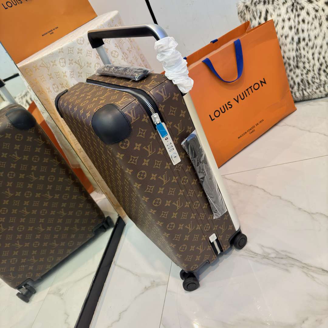 Louis Vuitton Horizon 55 Rolling Cabin Suitcase - Image 5