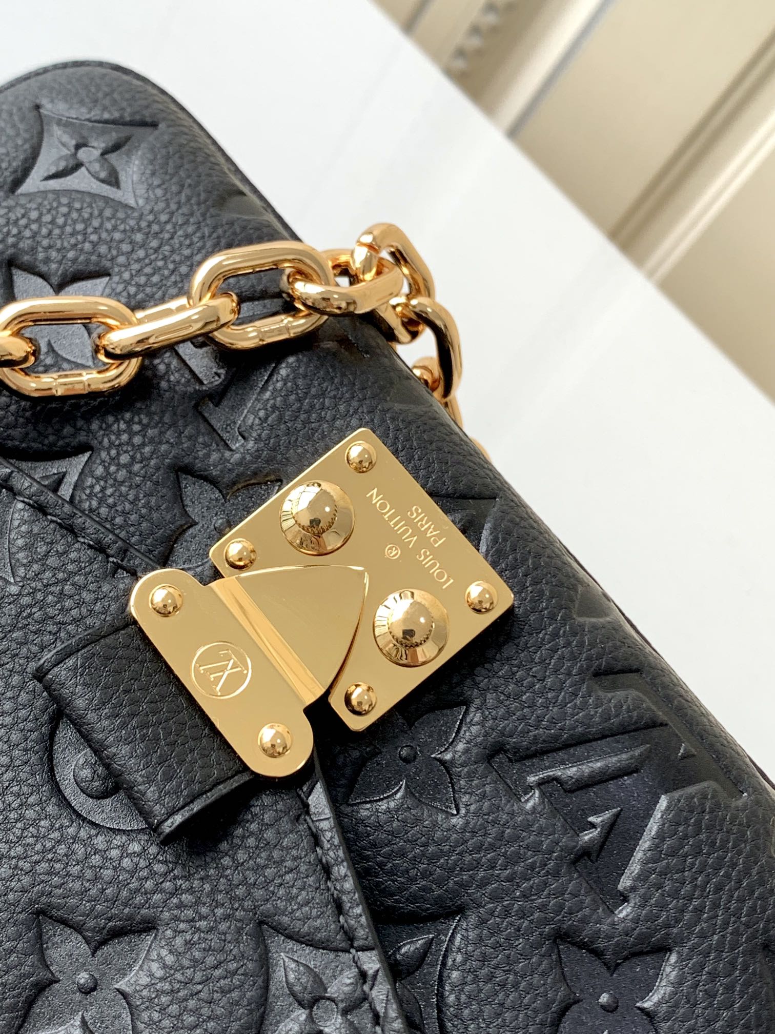 Louis Vuitton Pochette Métis East West Monogram Empreinte Leather Bag - Image 5