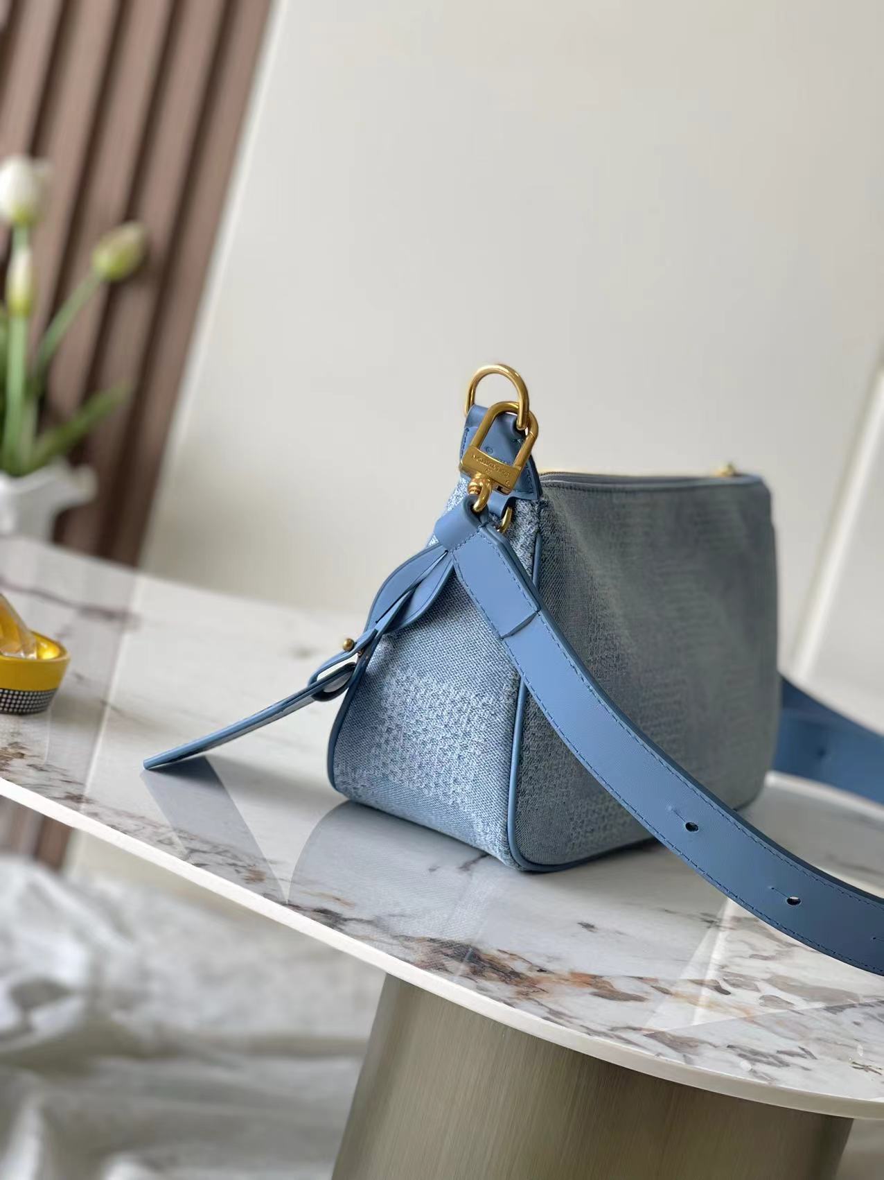 Louis Vuitton Speedy 18 Bandoulière Crossbody Bag - Image 5