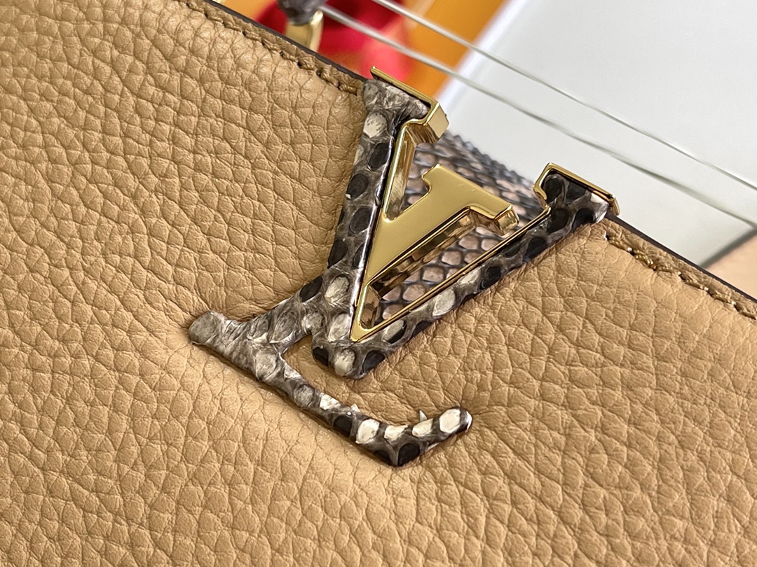 Louis Vuitton Capucines BB Handbag - Image 5