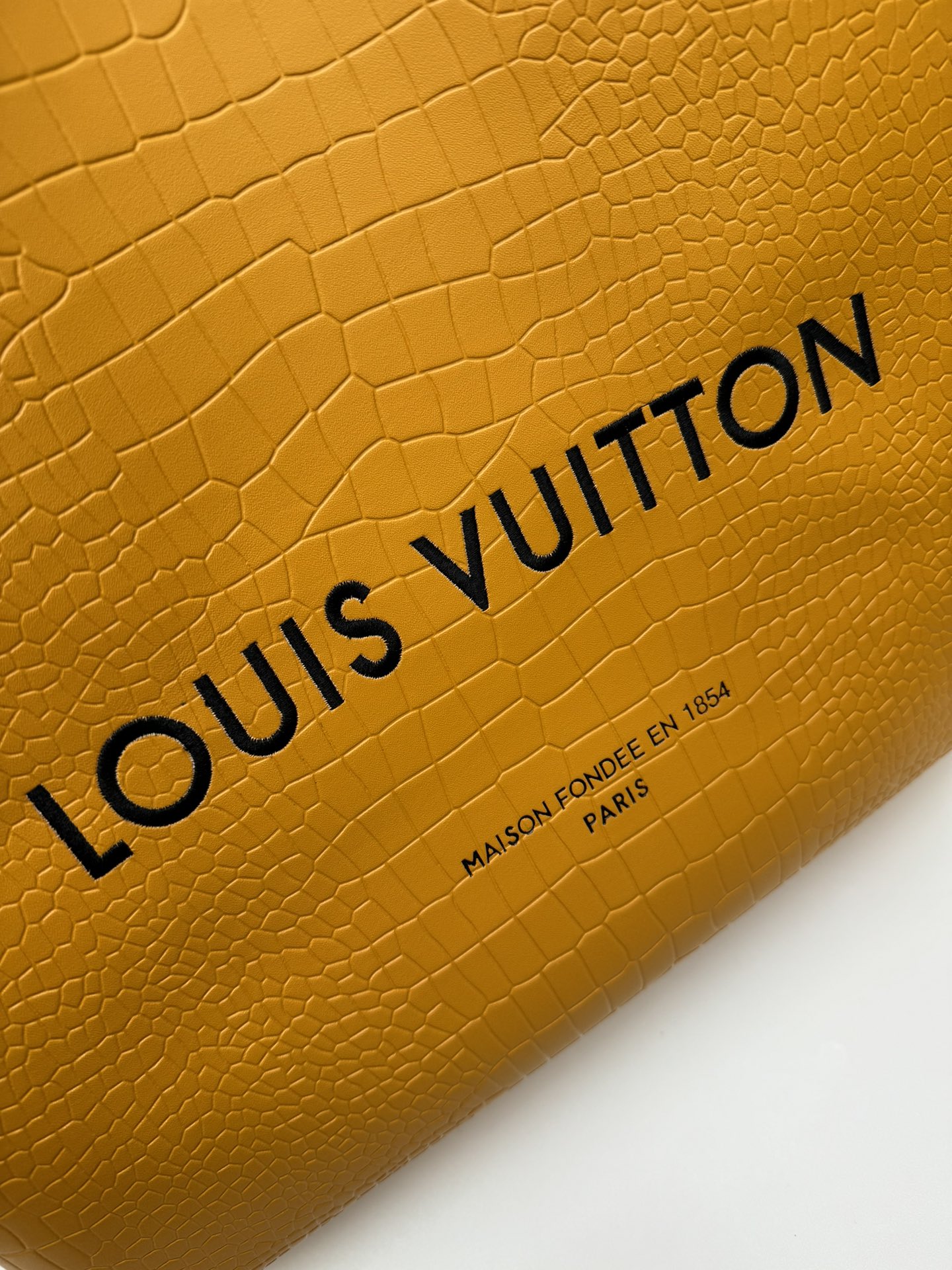 Louis Vuitton Maison Fondée en 1854 Medium Handbag - Image 5