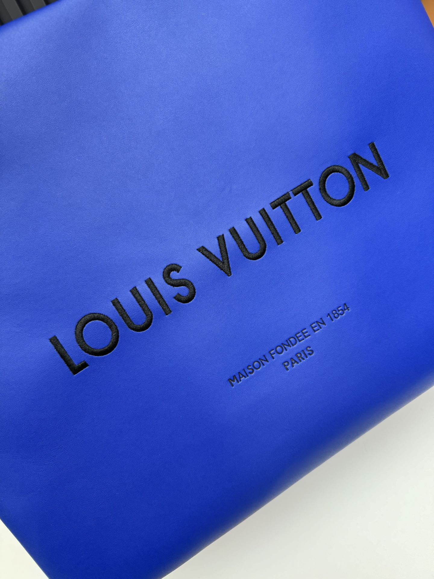 Louis Vuitton M24457 Medium Multicolor Leather Tote Bag - Image 5