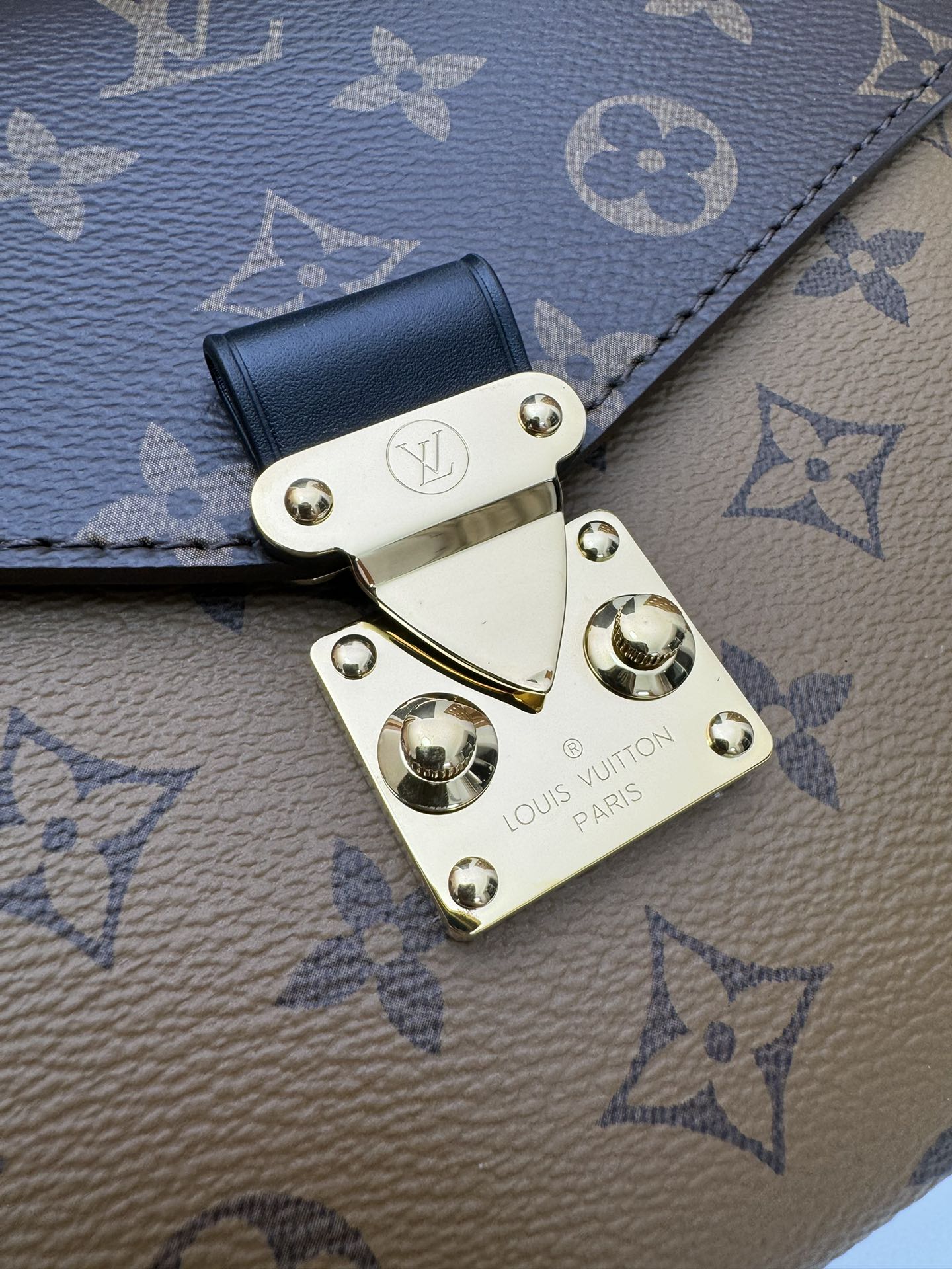 Louis Vuitton Pochette Métis Crossbody Bag M11941 - Image 5