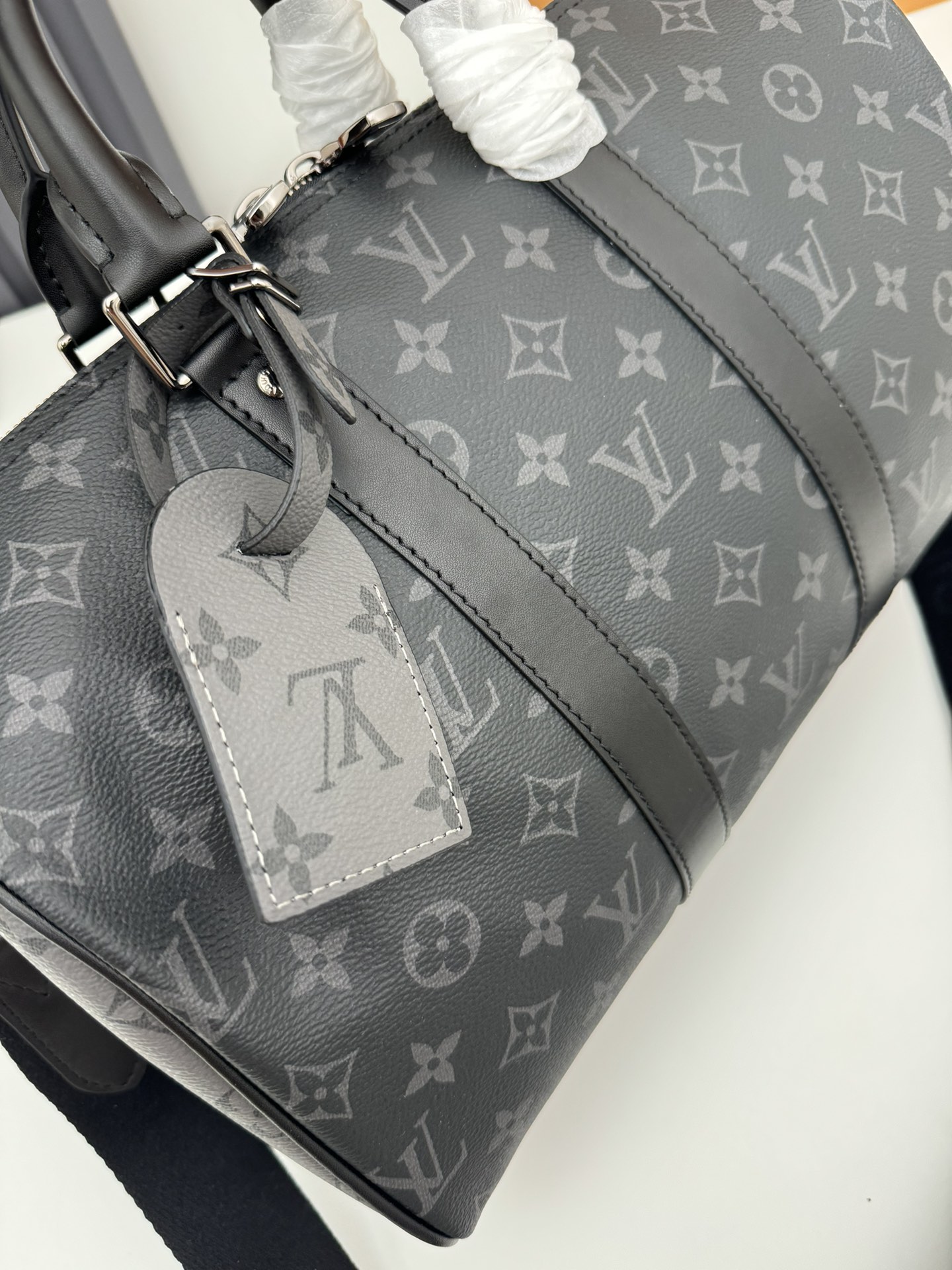 Louis Vuitton Keepall 35 Travel Bag in Monogram Eclipse Canvas - Image 5