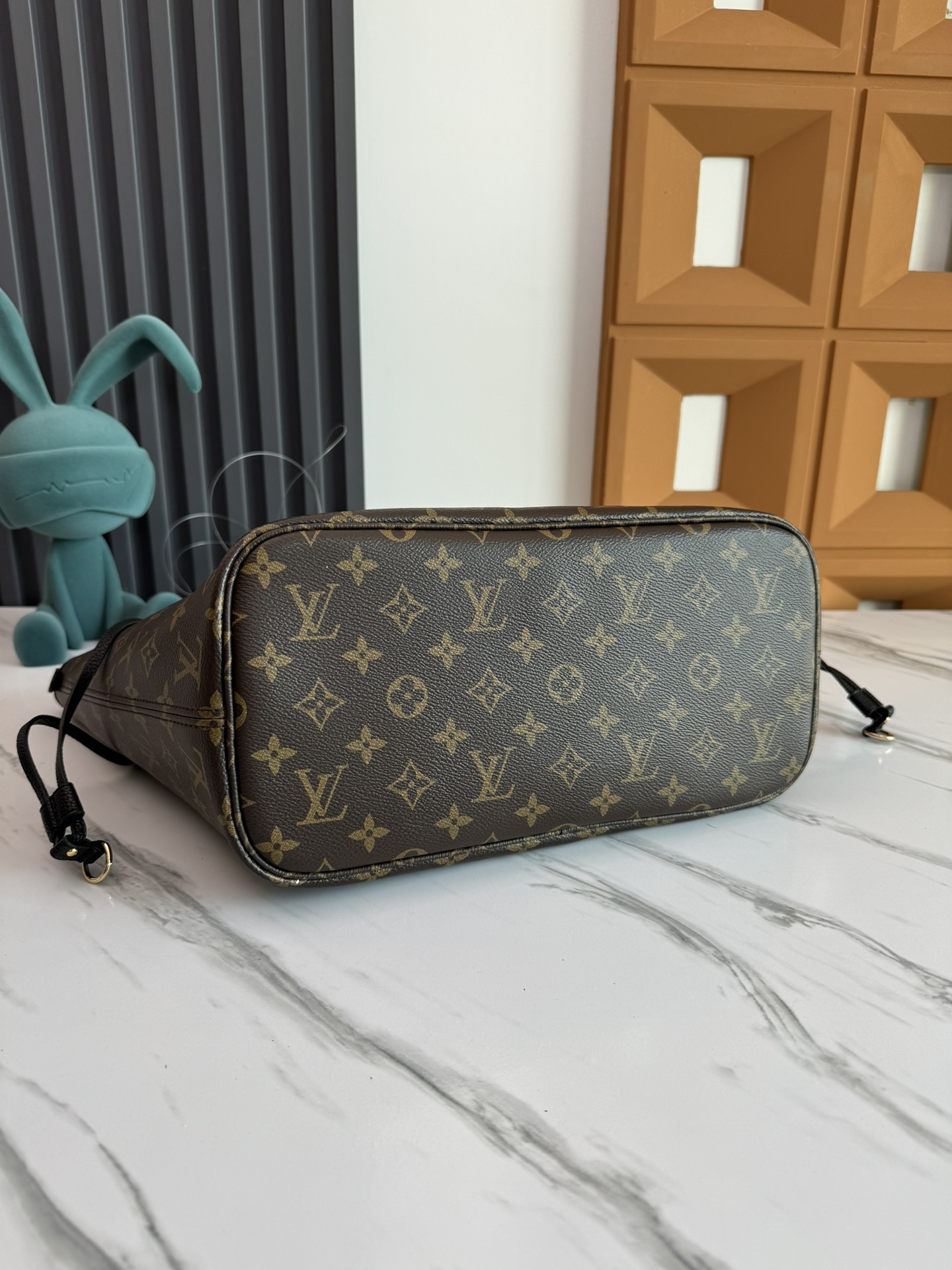 Louis Vuitton Neverfull Inside Out Medium Handbag - Image 5