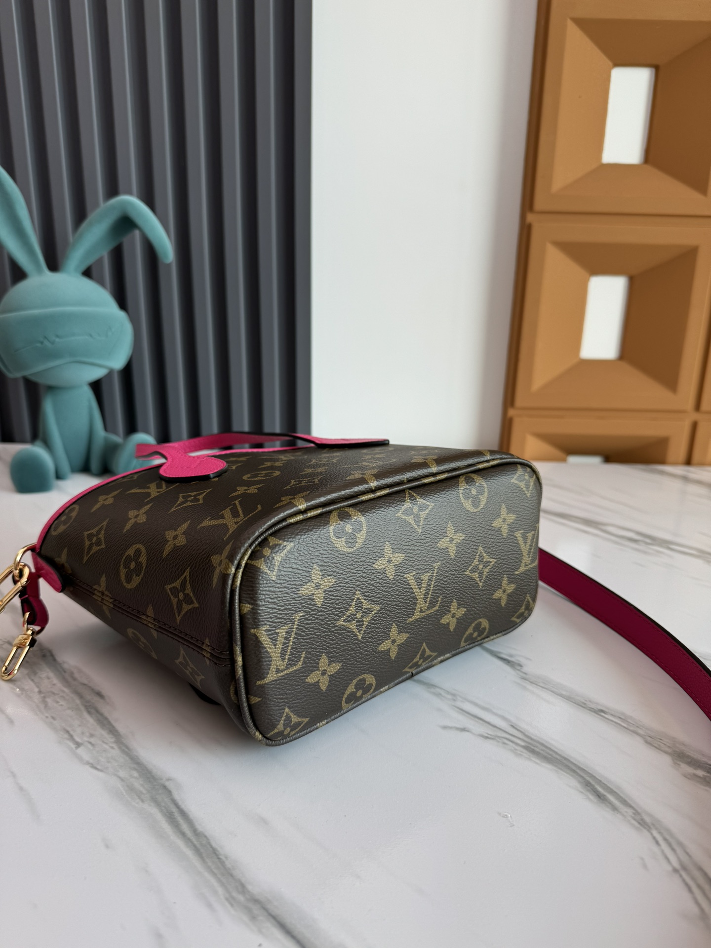 Louis Vuitton Neverfull Bandouliere Inside Out BB Shoulder Bag - Image 5