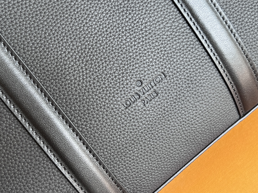 Louis Vuitton Taiga Briefcase M59159 - Image 5
