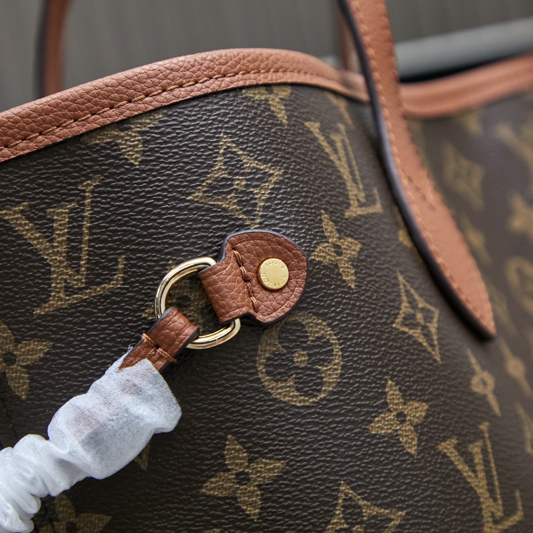 Louis Vuitton Neverfull MM Tote Bag in Damier Azur Canvas - Image 5