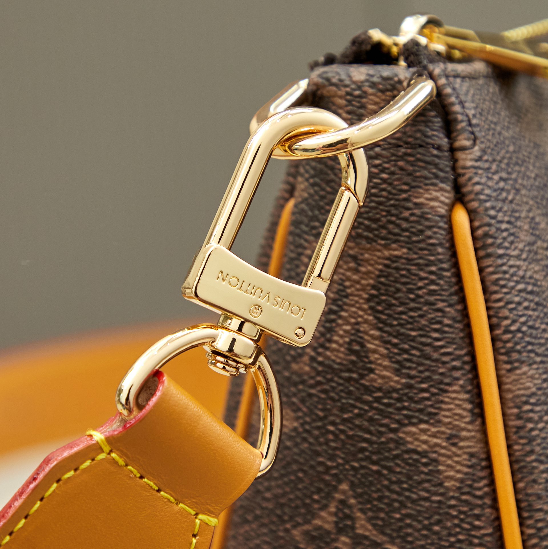 Louis Vuitton Pochette Accessoire XL - Image 5