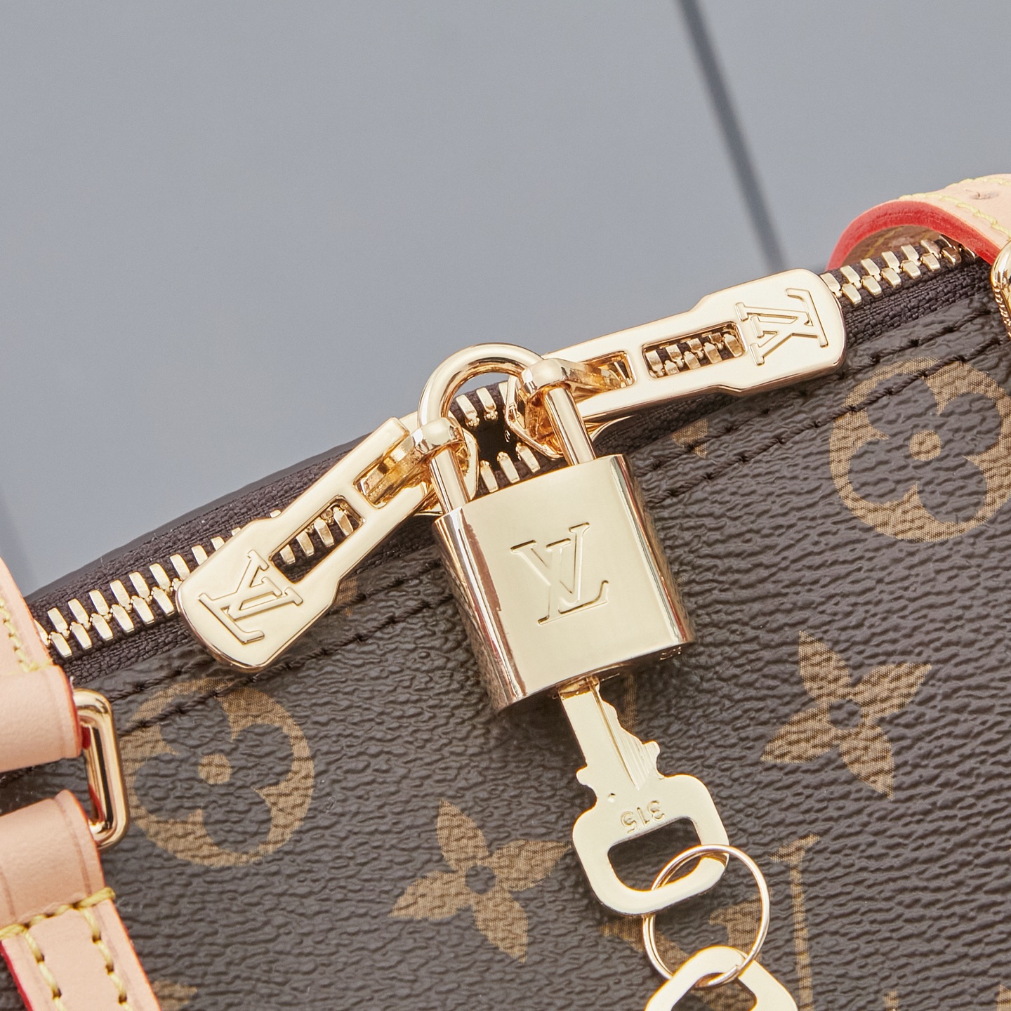 Louis Vuitton Squire Handbag M28951 - Image 5
