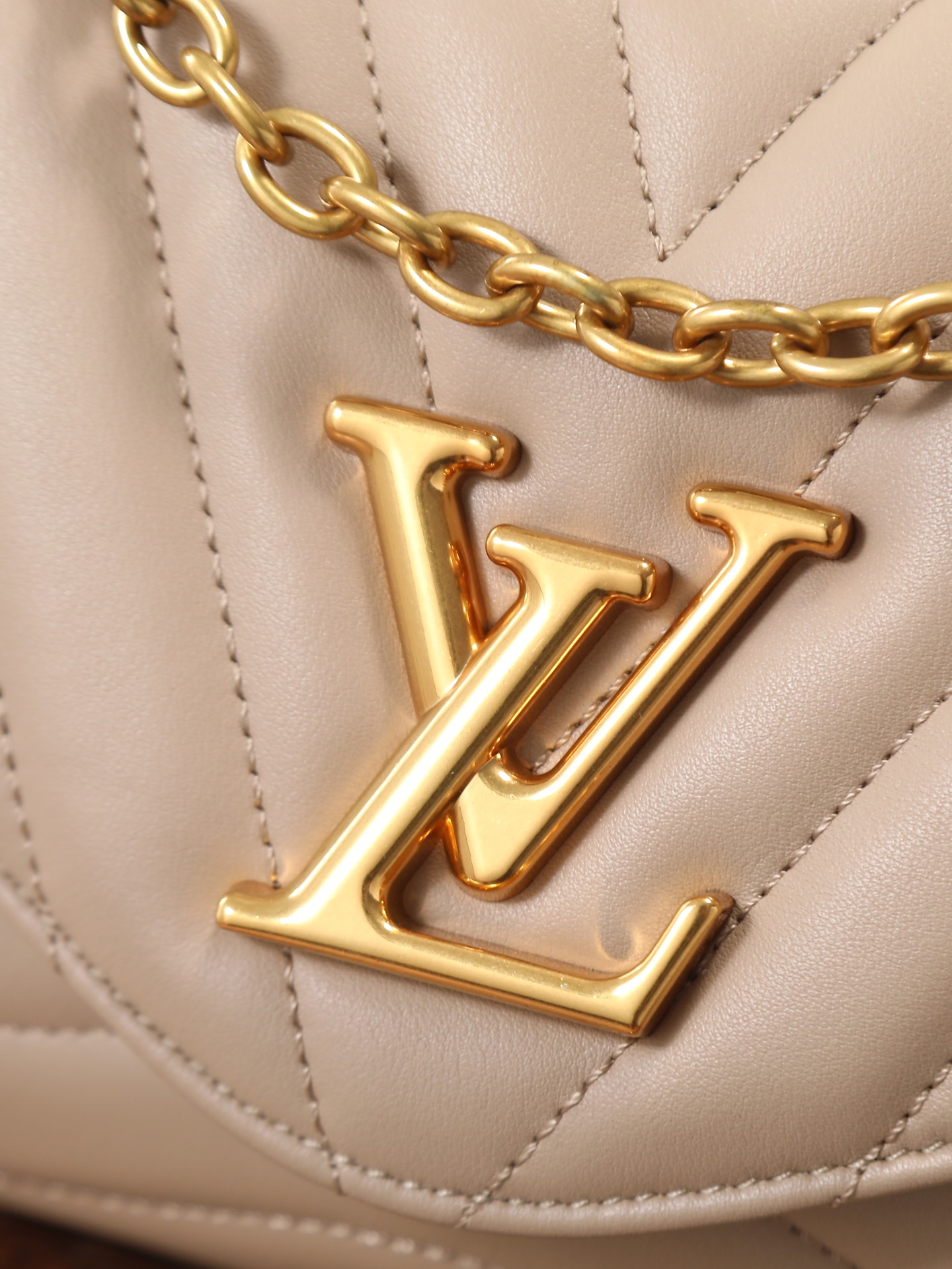 Louis Vuitton New Wave Chain Handbag M58550 - Image 5