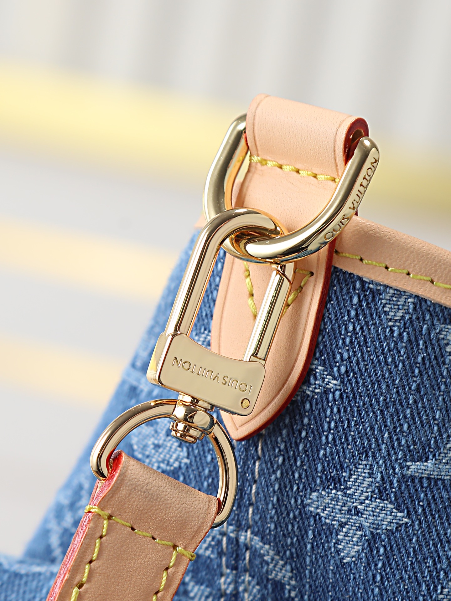 Louis Vuitton Carryall Cargo Small Handbag in Blue Denim - Image 5