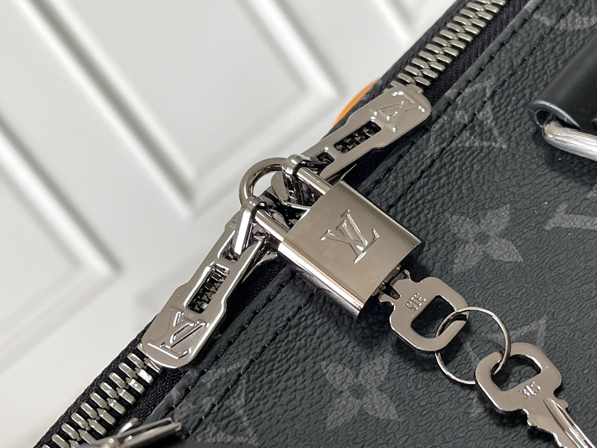 Louis Vuitton Keepall 45 Travel Bag in Monogram Eclipse Canvas - Image 5