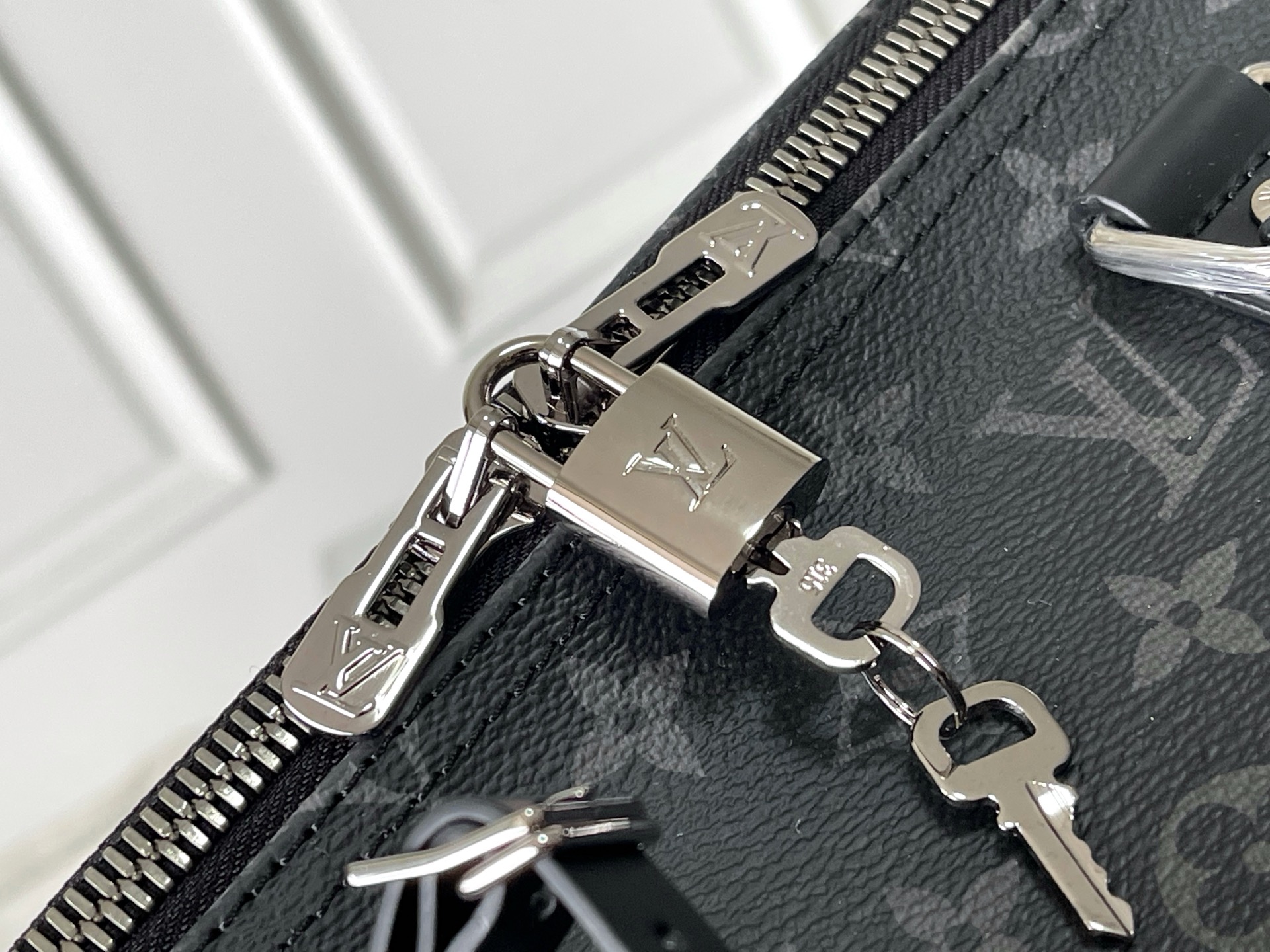 Louis Vuitton Keepall 45 Travel Bag in Monogram Eclipse Canvas - Image 5