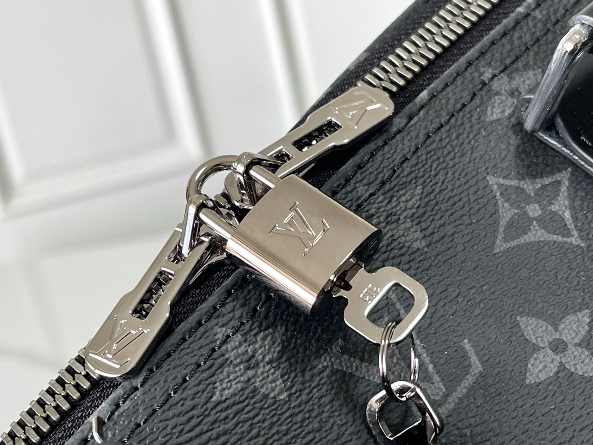 Louis Vuitton Keepall 45 Travel Bag in Monogram Eclipse Canvas - Image 5