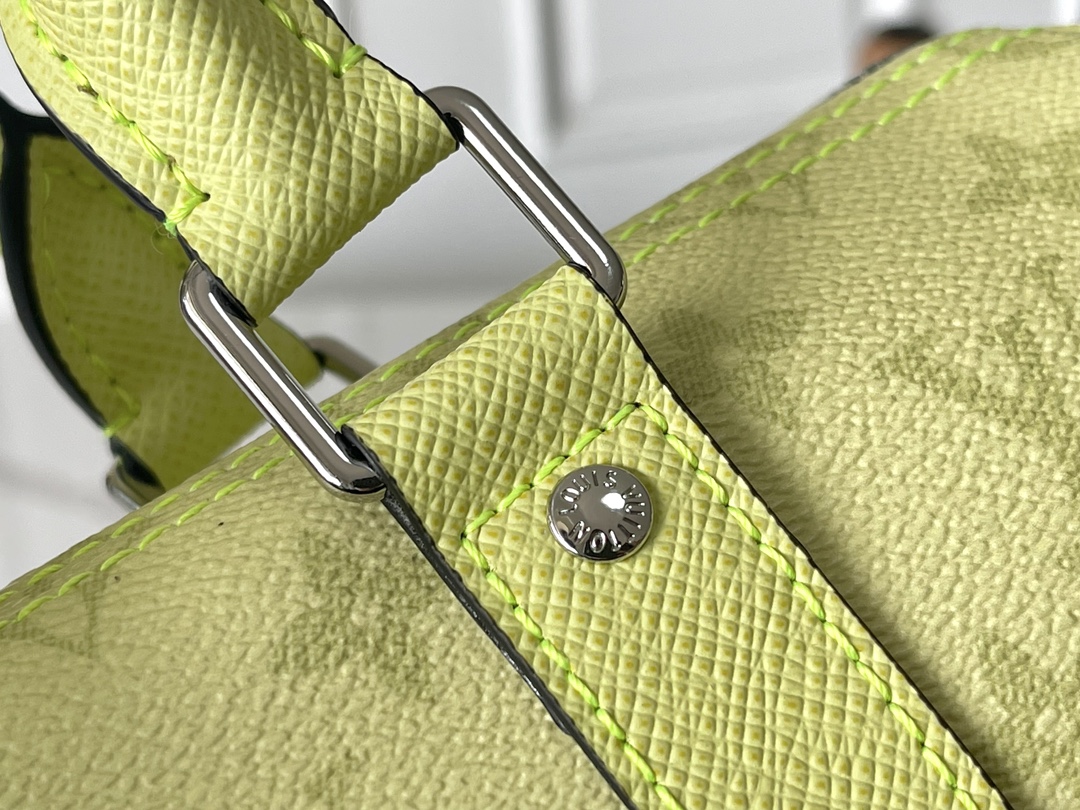 Louis Vuitton Keepall Bandoulière 25 Travel Bag - Image 5
