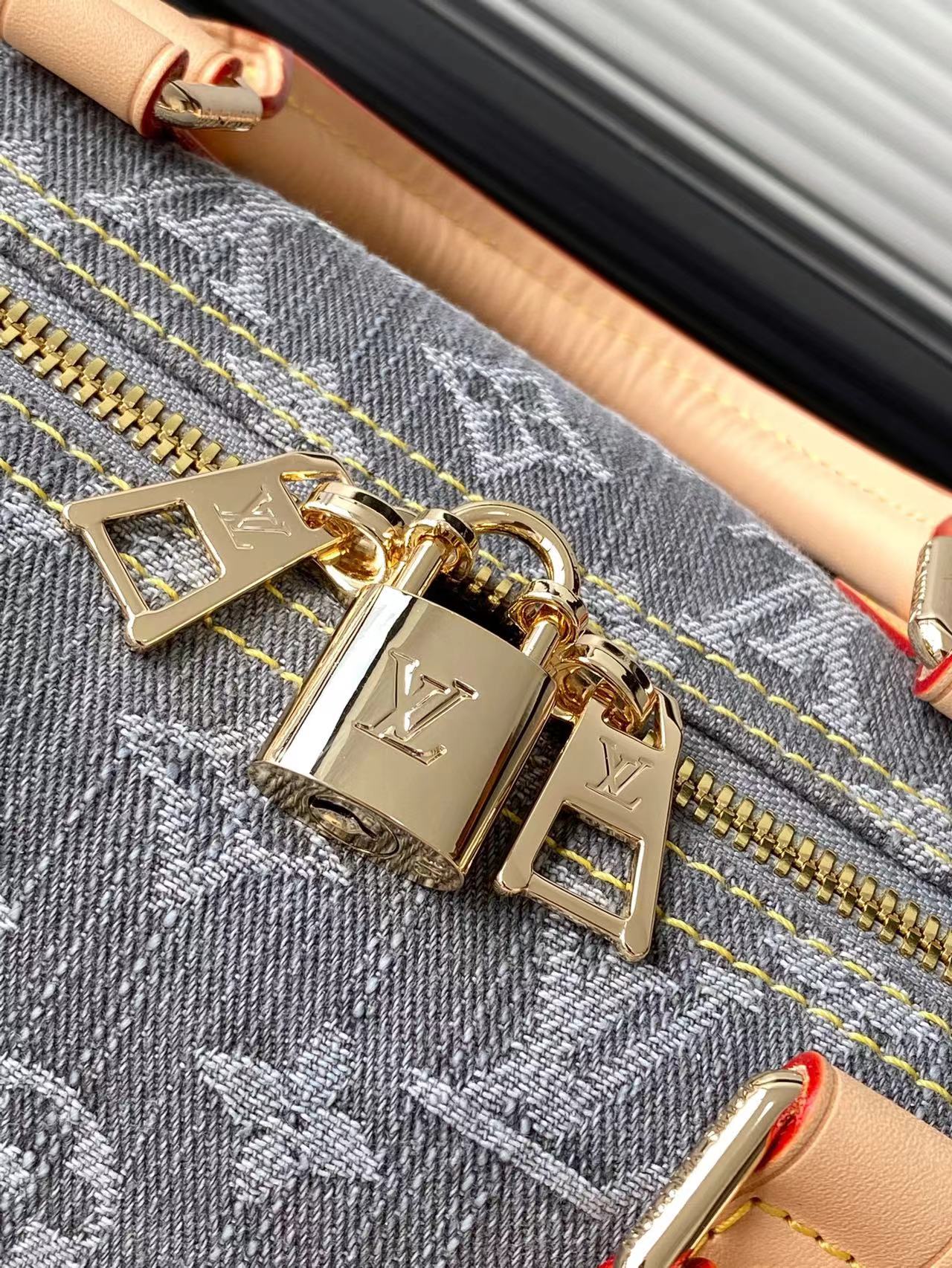 Louis Vuitton Speedy Soft 30 Handbag in Monogram Denim - Image 5
